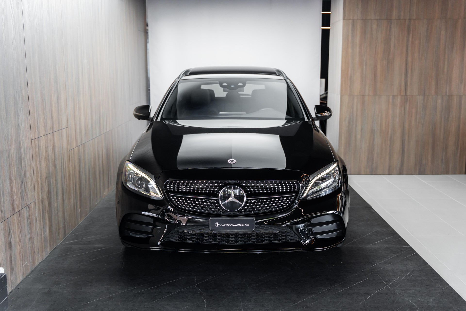 MERCEDES-BENZ C 200 Swiss Star AMG Line 4M 9G-Tronic-image-27