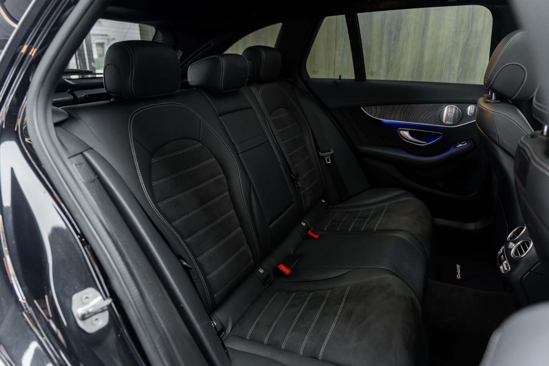 MERCEDES-BENZ C 200 Swiss Star AMG Line 4M 9G-Tronic-image-10