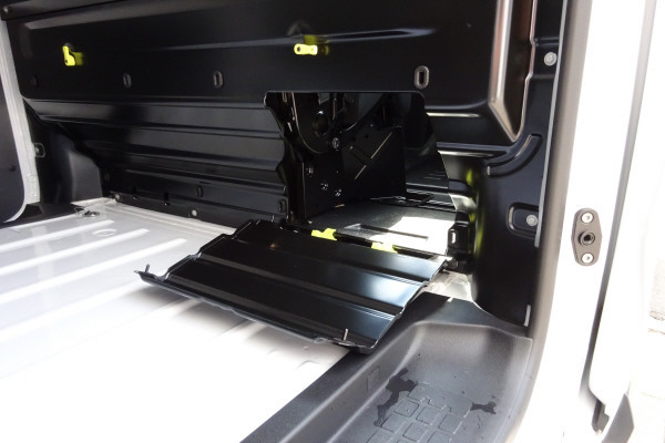PEUGEOT Expert 50 KWh Standard-image-7