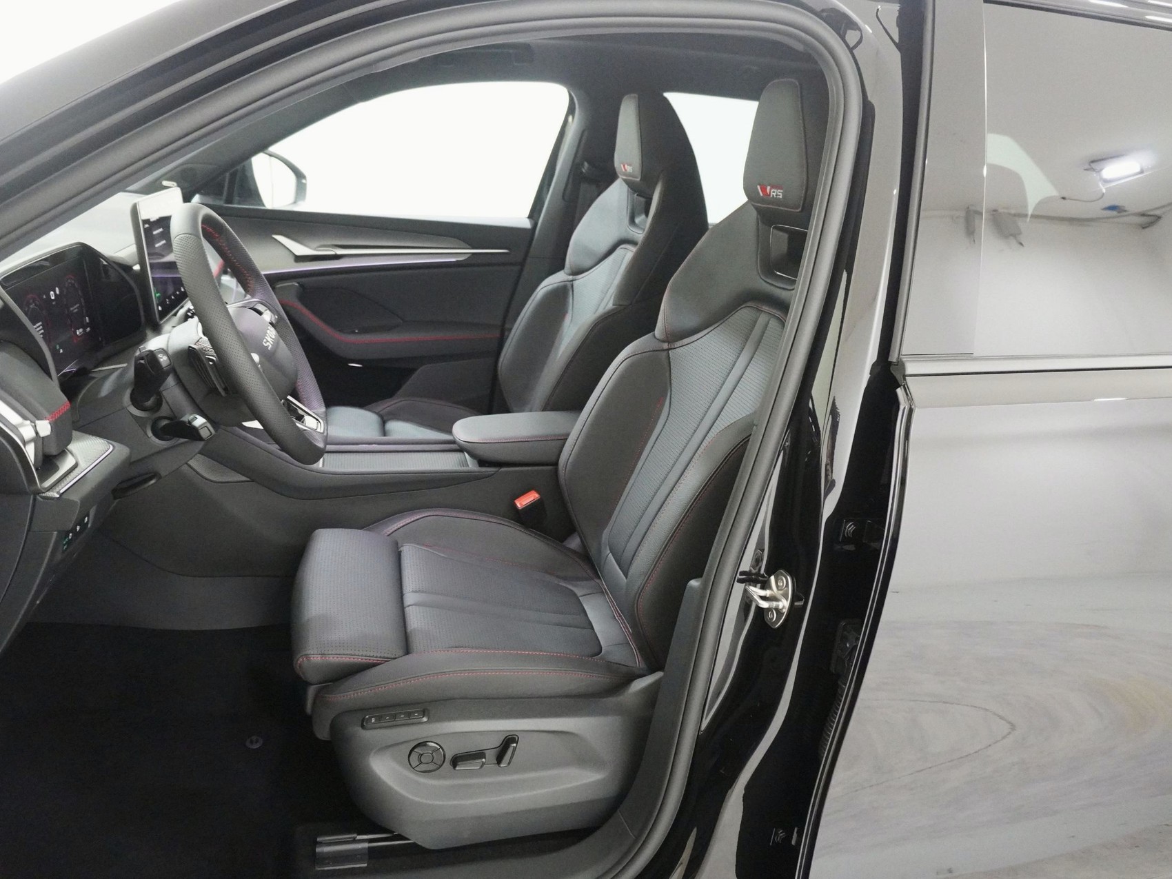 SKODA Kodiaq 2.0 TSI RS-image-12