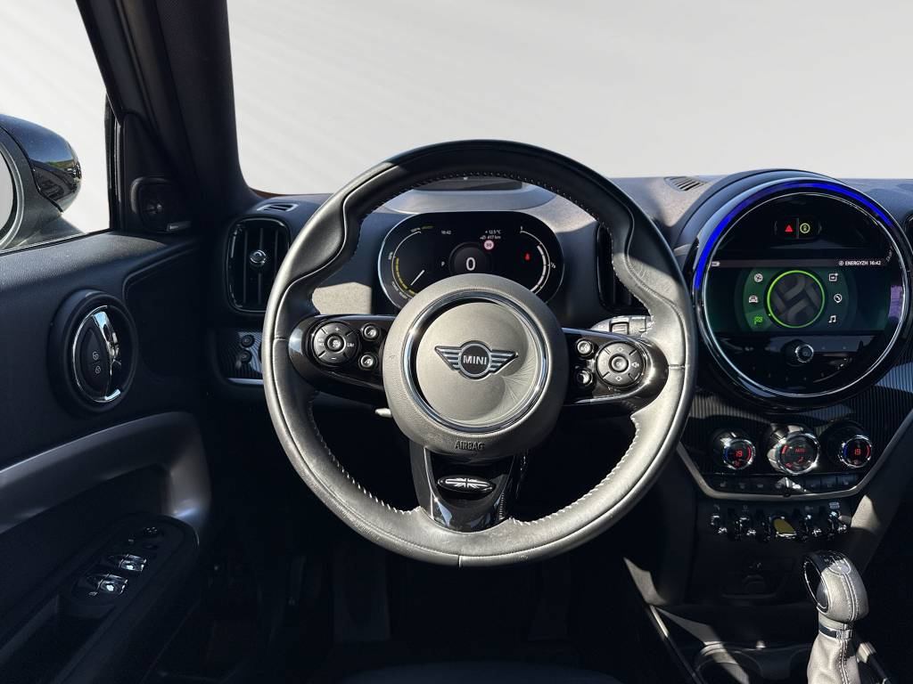 MINI Countryman Cooper SE ALL4 PHEV Steptronic-image-5