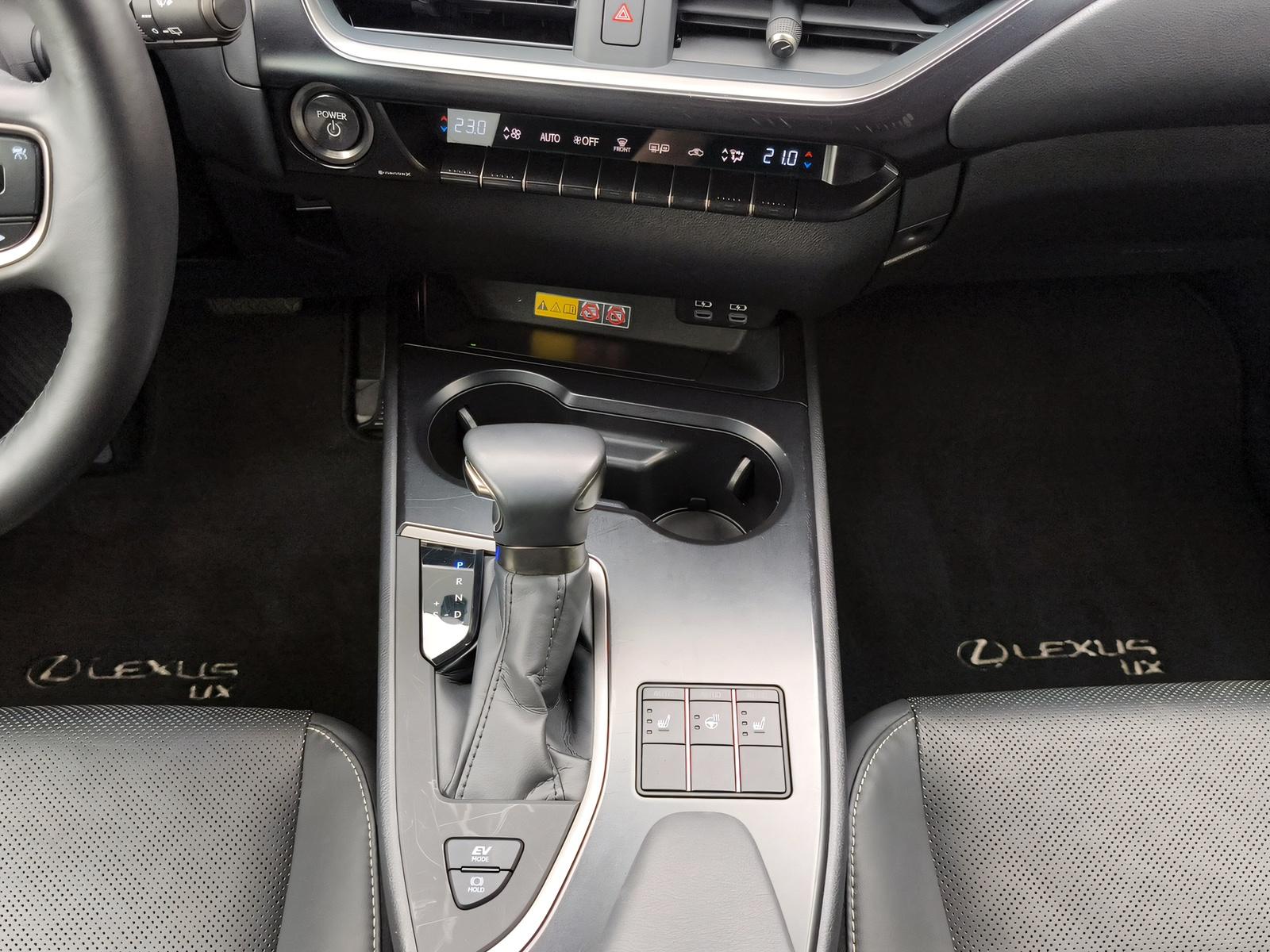 LEXUS UX 250h Comfort-image-14
