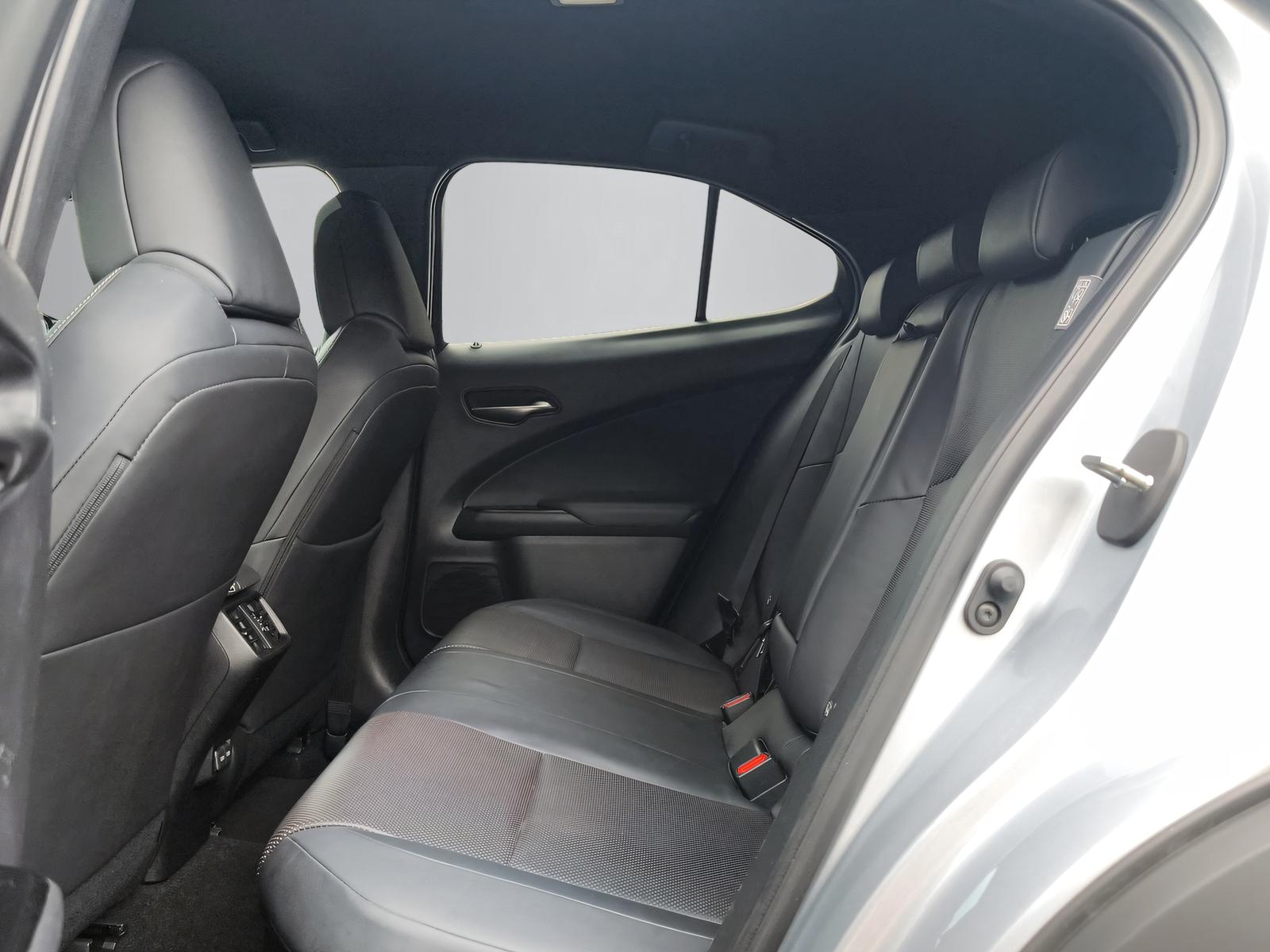 LEXUS UX 250h Comfort-image-11