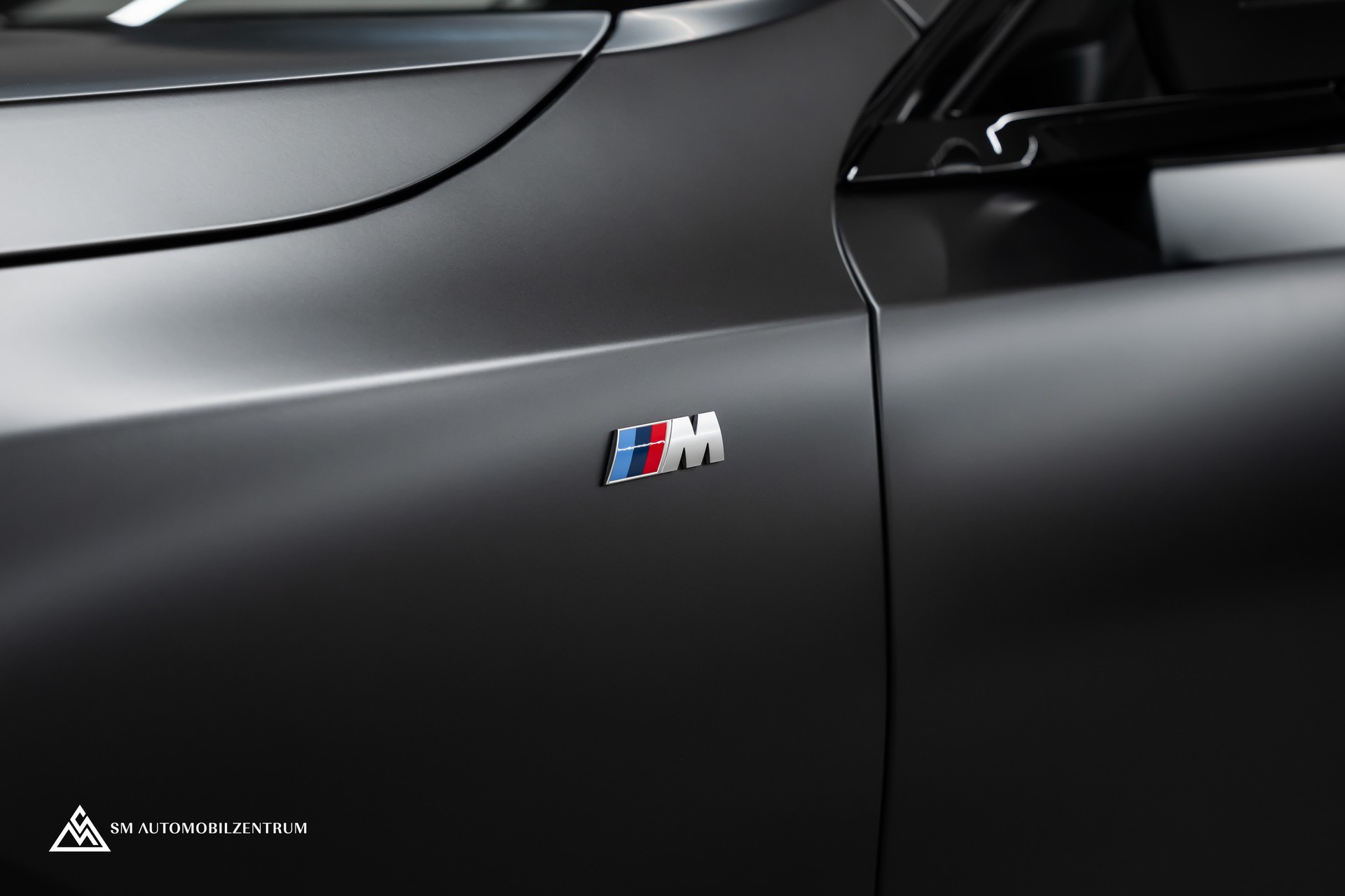 BMW 540d xDrive 48V M Sport / Frozen Grey / Sitzbelüftung / Head Up / 360° / Werksgarantie-image-4