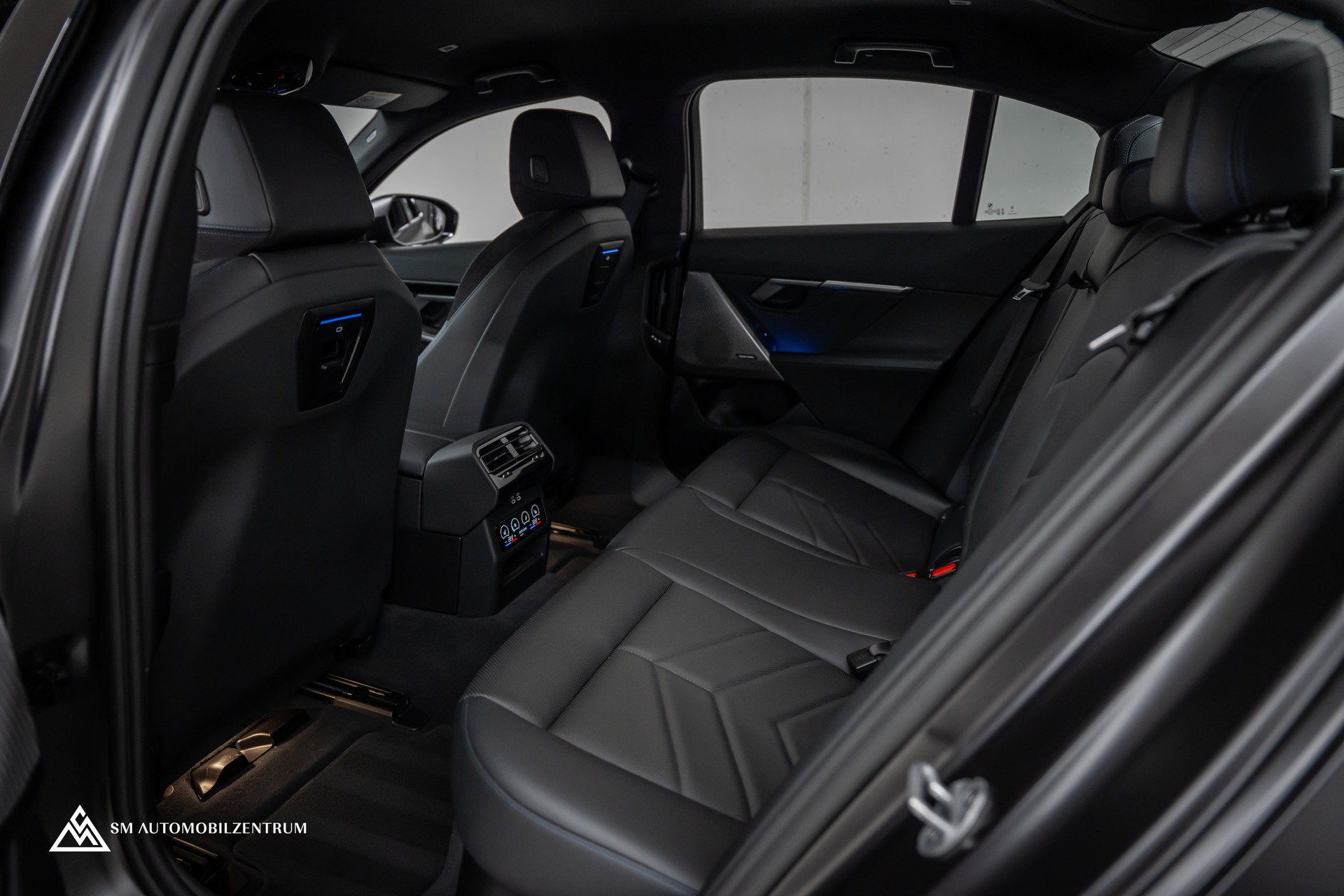 BMW 540d xDrive 48V M Sport / Frozen Grey / Sitzbelüftung / Head Up / 360° / Werksgarantie-image-21