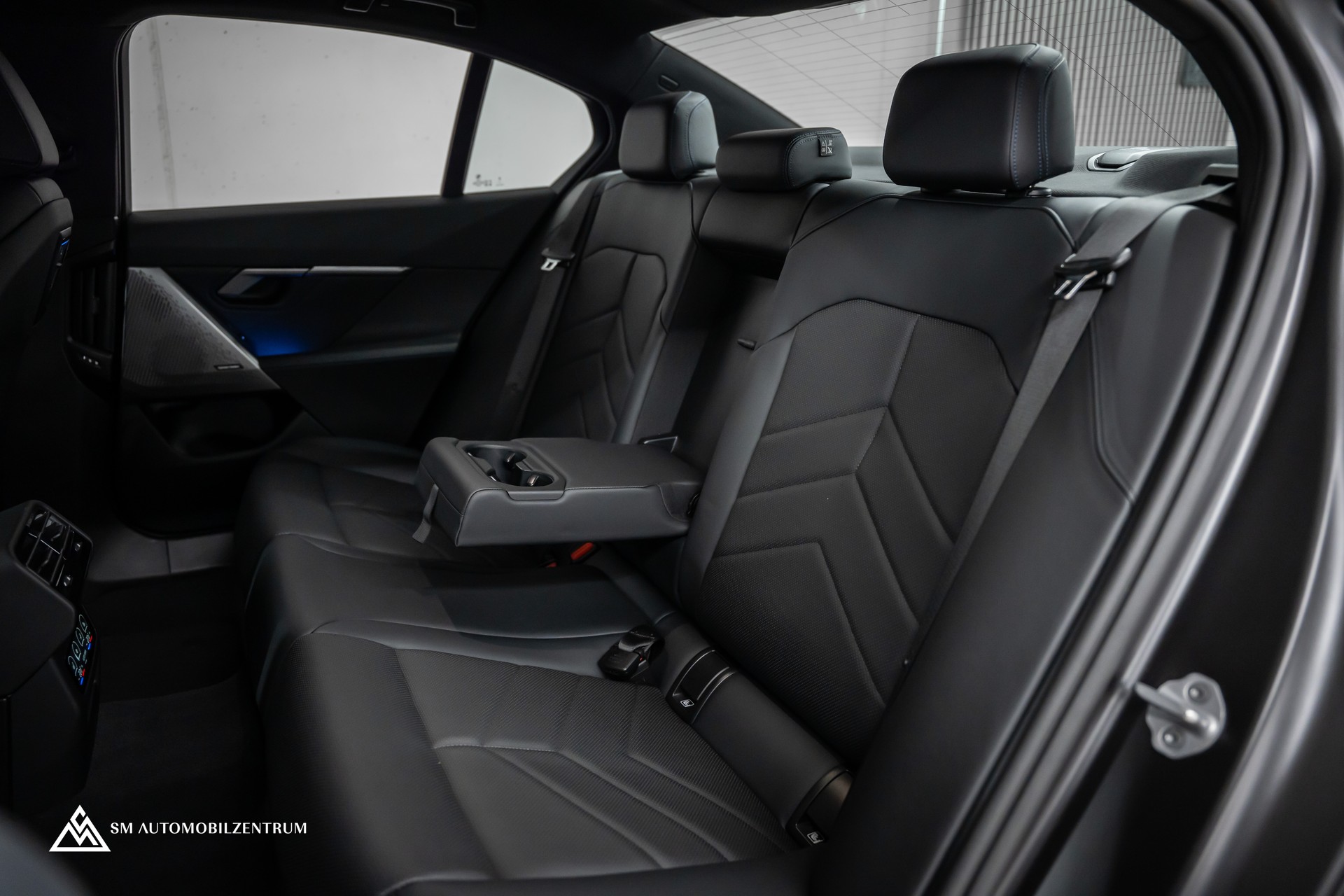 BMW 540d xDrive 48V M Sport / Frozen Grey / Sitzbelüftung / Head Up / 360° / Werksgarantie-image-22