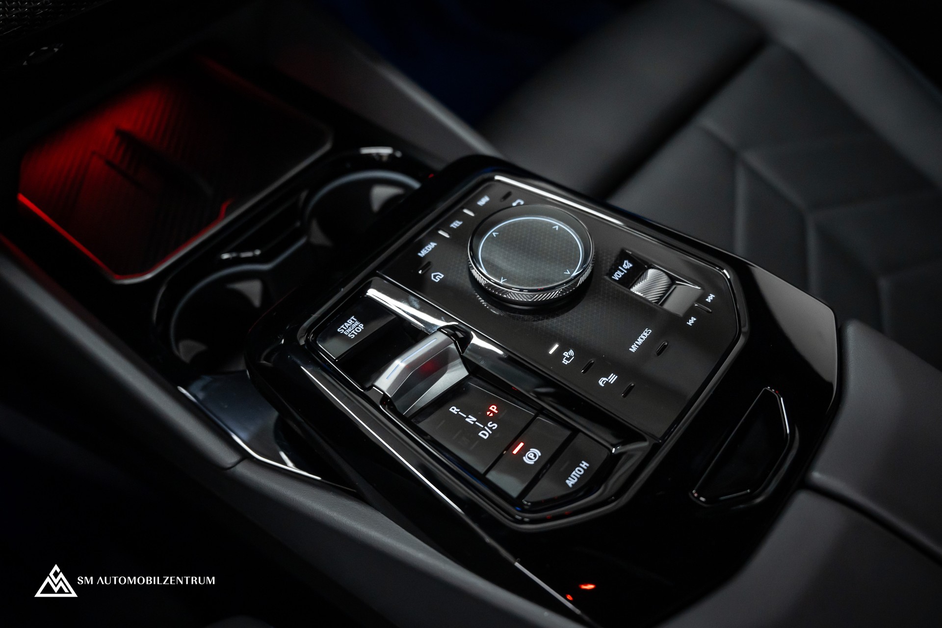 BMW 540d xDrive 48V M Sport / Frozen Grey / Sitzbelüftung / Head Up / 360° / Werksgarantie-image-32
