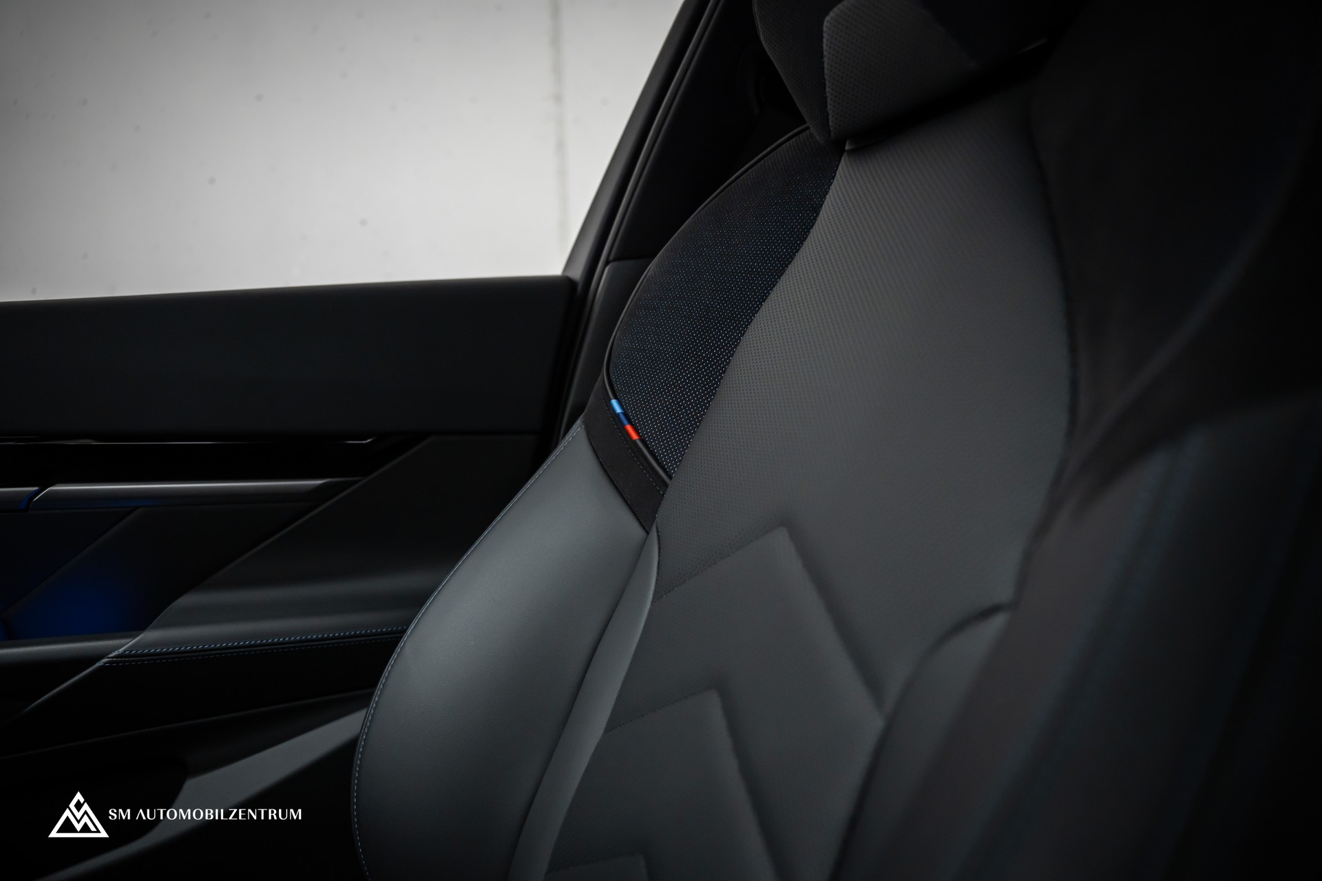 BMW 540d xDrive 48V M Sport / Frozen Grey / Sitzbelüftung / Head Up / 360° / Werksgarantie-image-20