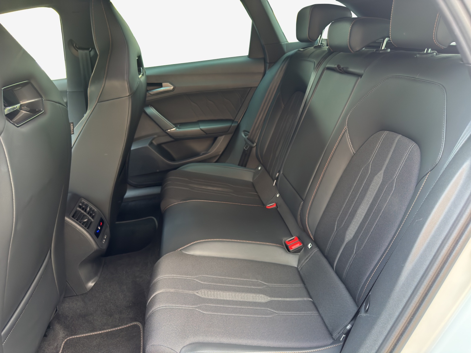 CUPRA LEON ST 2.0 TSI DSG-image-11