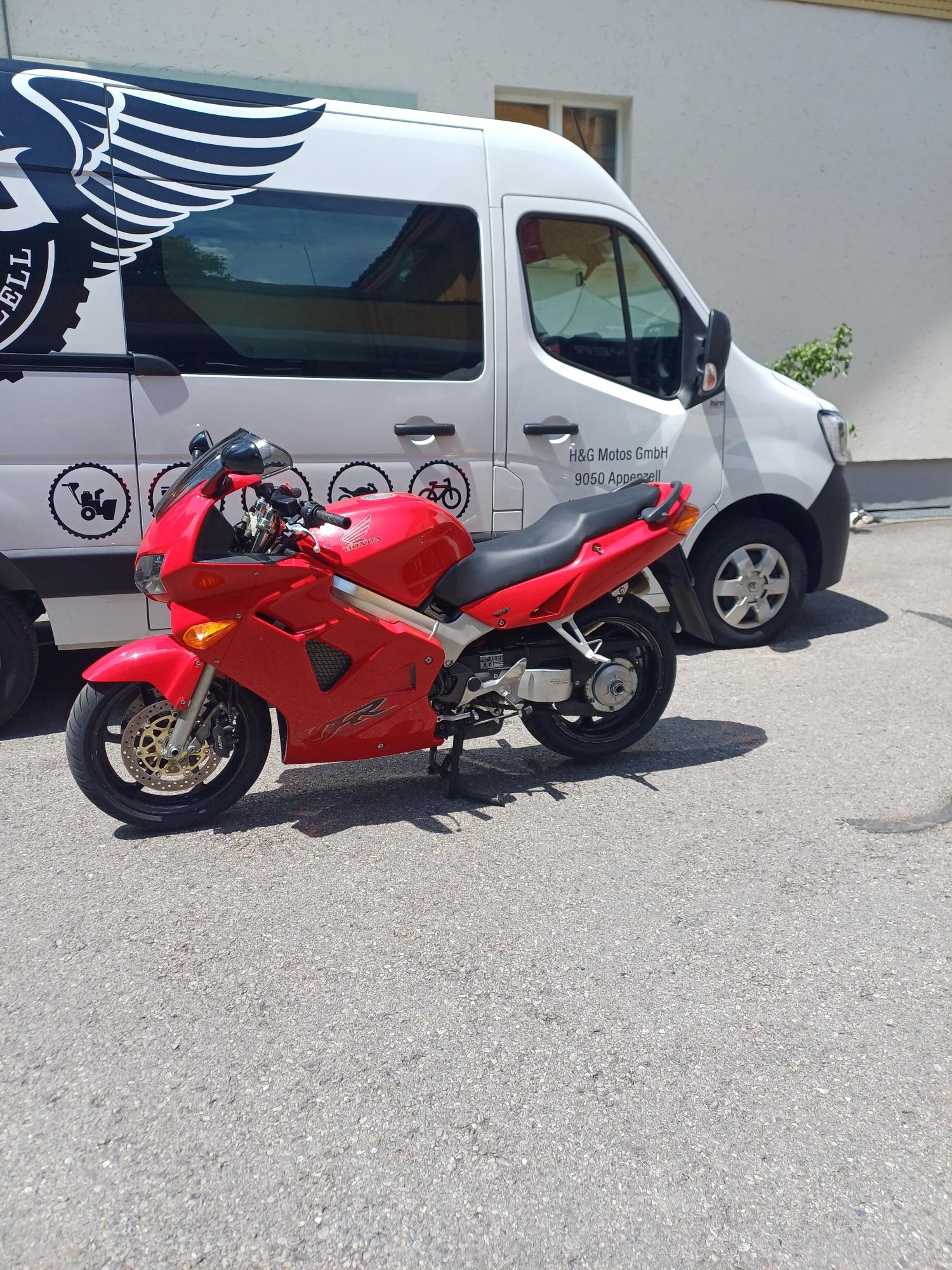 HONDA VFR 800 FI-image-1