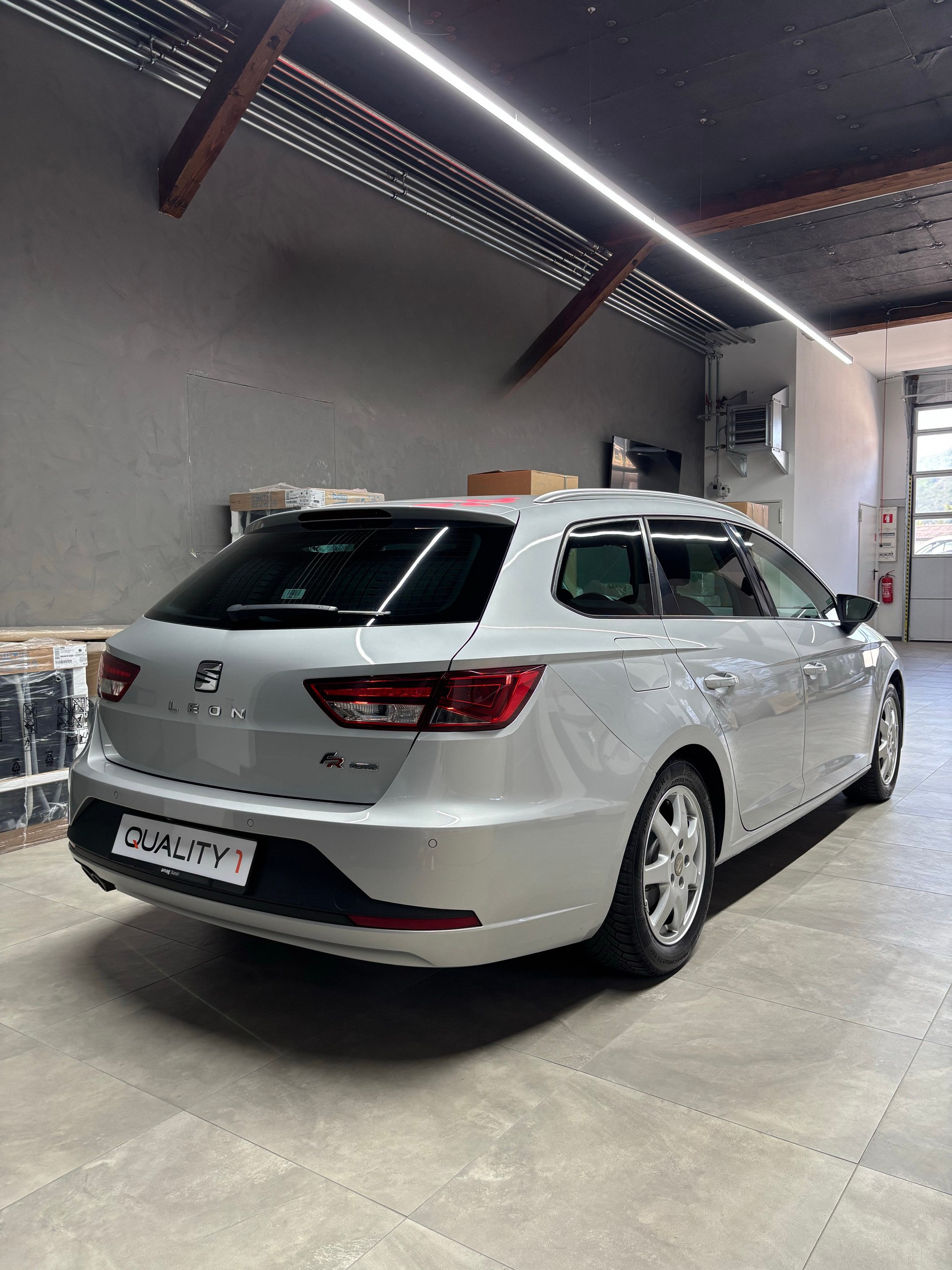 SEAT Leon ST 2.0 TDI FR Line 4Drive-image-4