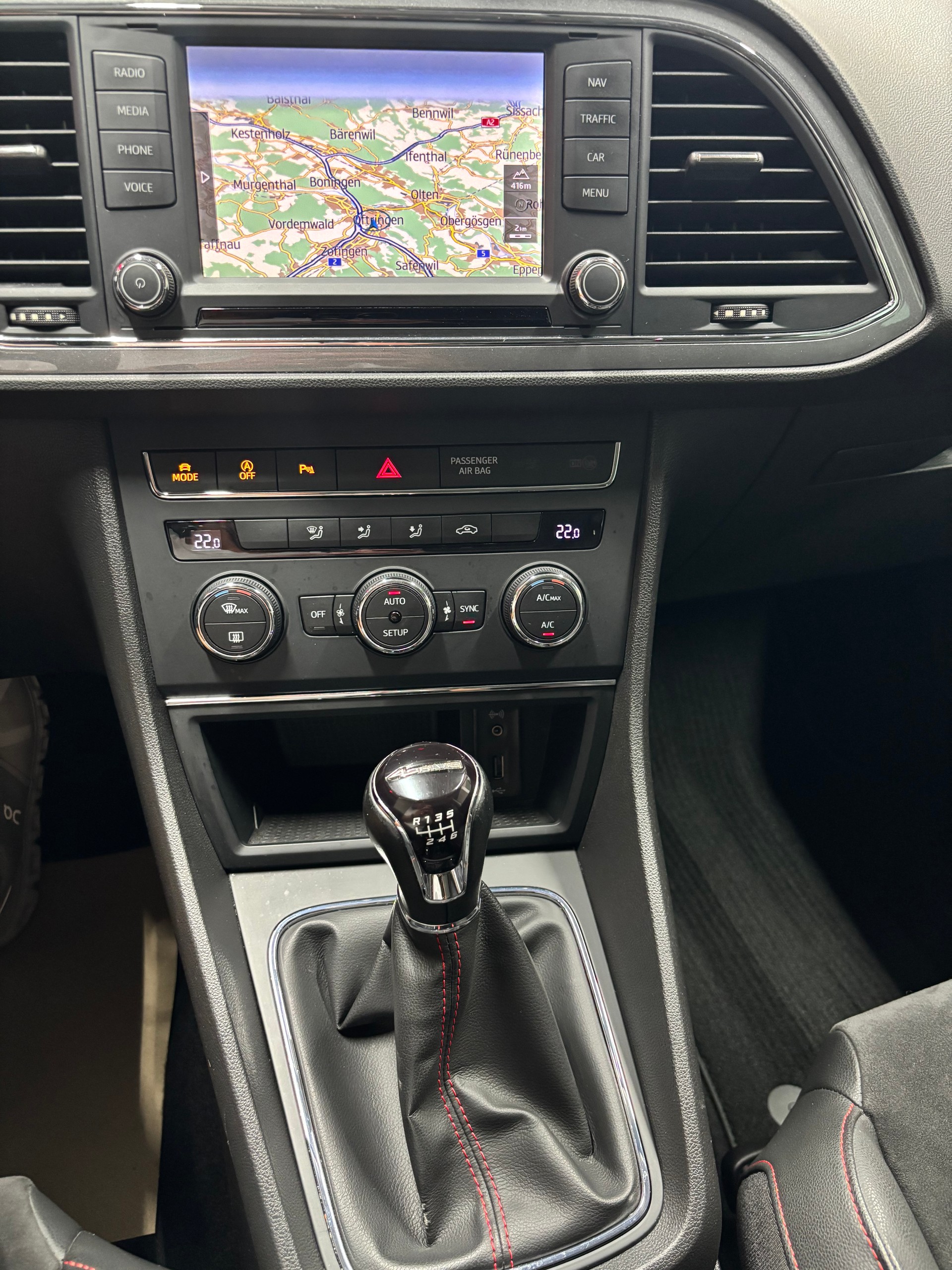 SEAT Leon ST 2.0 TDI FR Line 4Drive-image-12