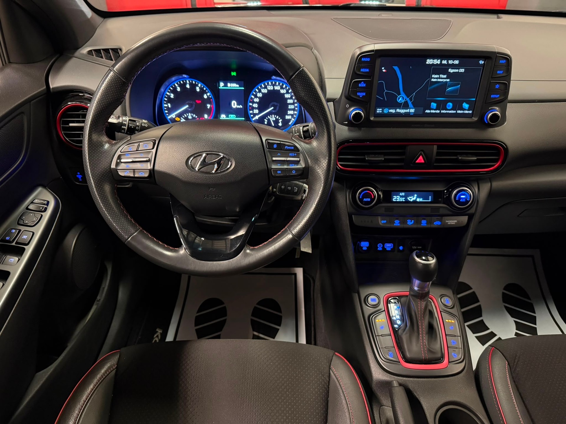 HYUNDAI Kona 1.6 T-GDi Amplia 4WD DCT //NEU AB MFK!-image-9