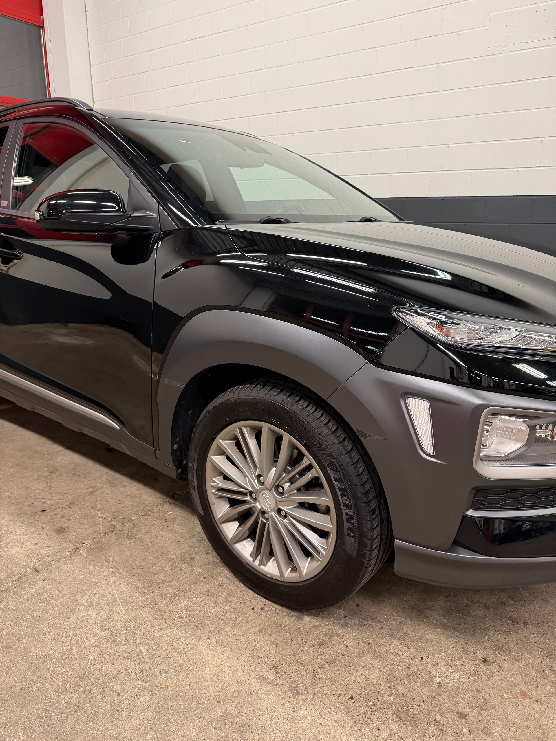 HYUNDAI Kona 1.6 T-GDi Amplia 4WD DCT //NEU AB MFK!-image-3