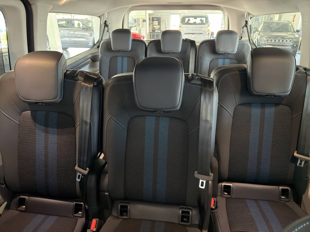 FORD Tourneo Custom 320 L2 2.0 EcoBlue 170 Spo-image-15