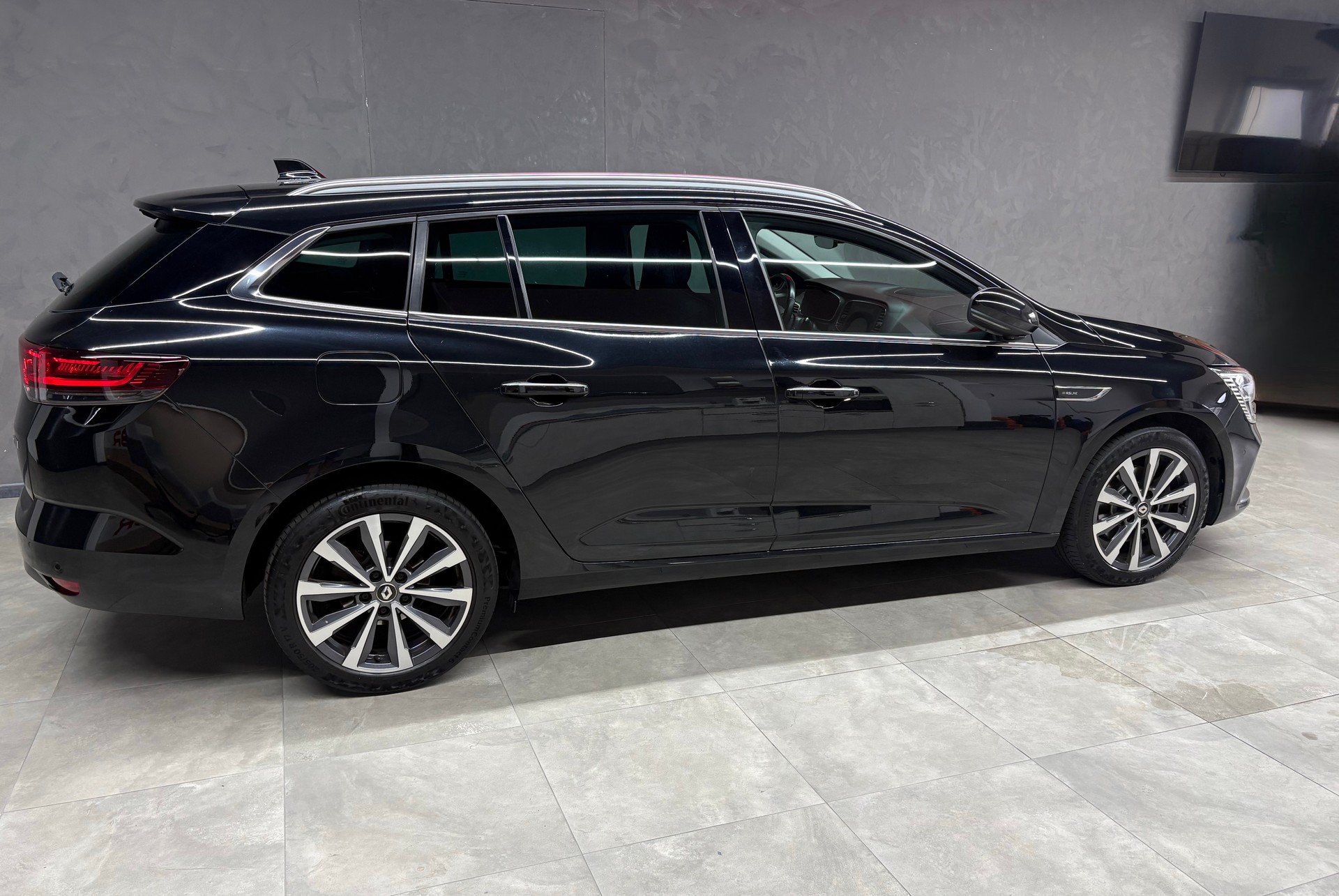 RENAULT Mégane Grandtour 1.3 16V R.S. Line EDC-image-2
