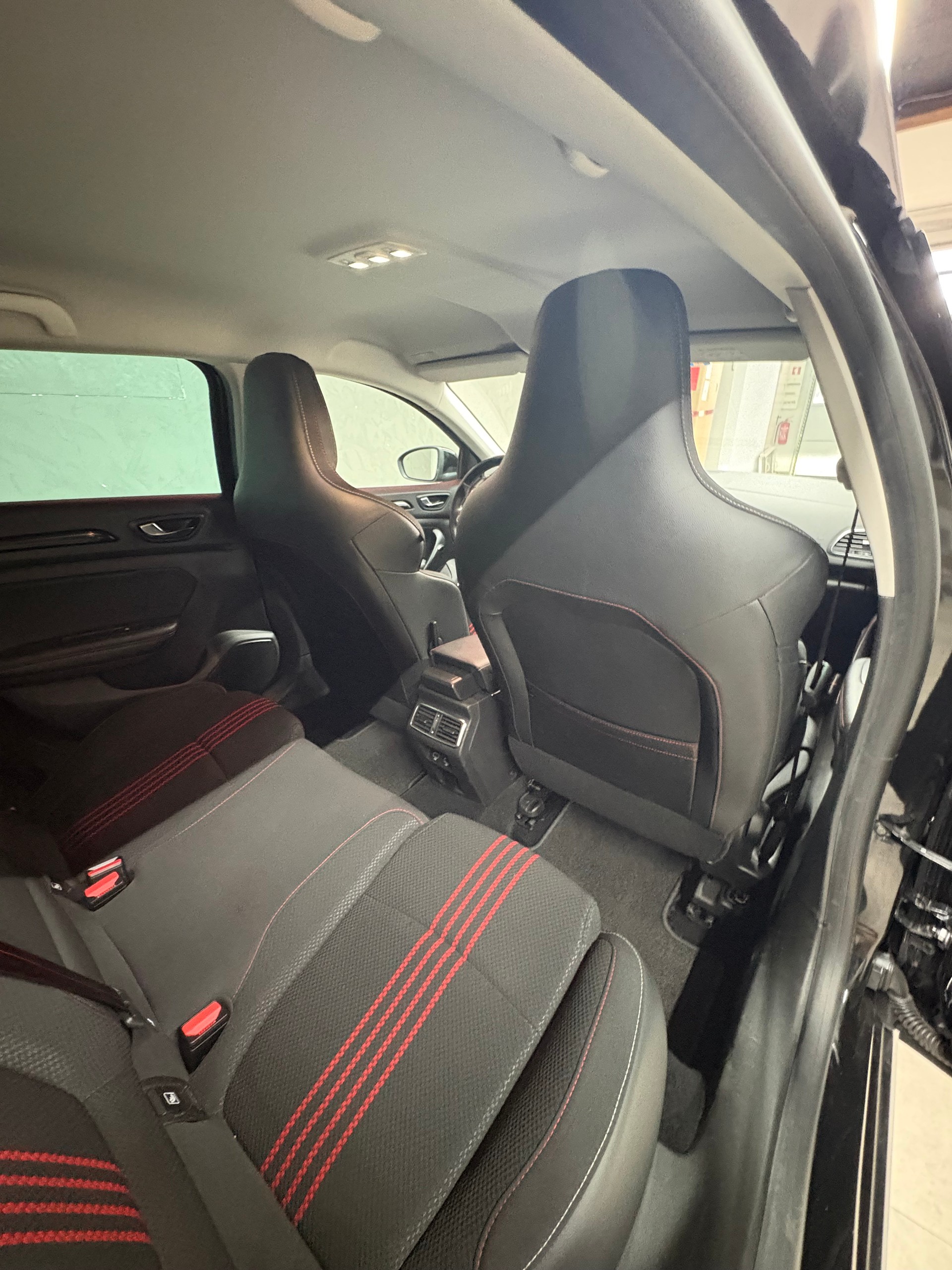 RENAULT Mégane Grandtour 1.3 16V R.S. Line EDC-image-11