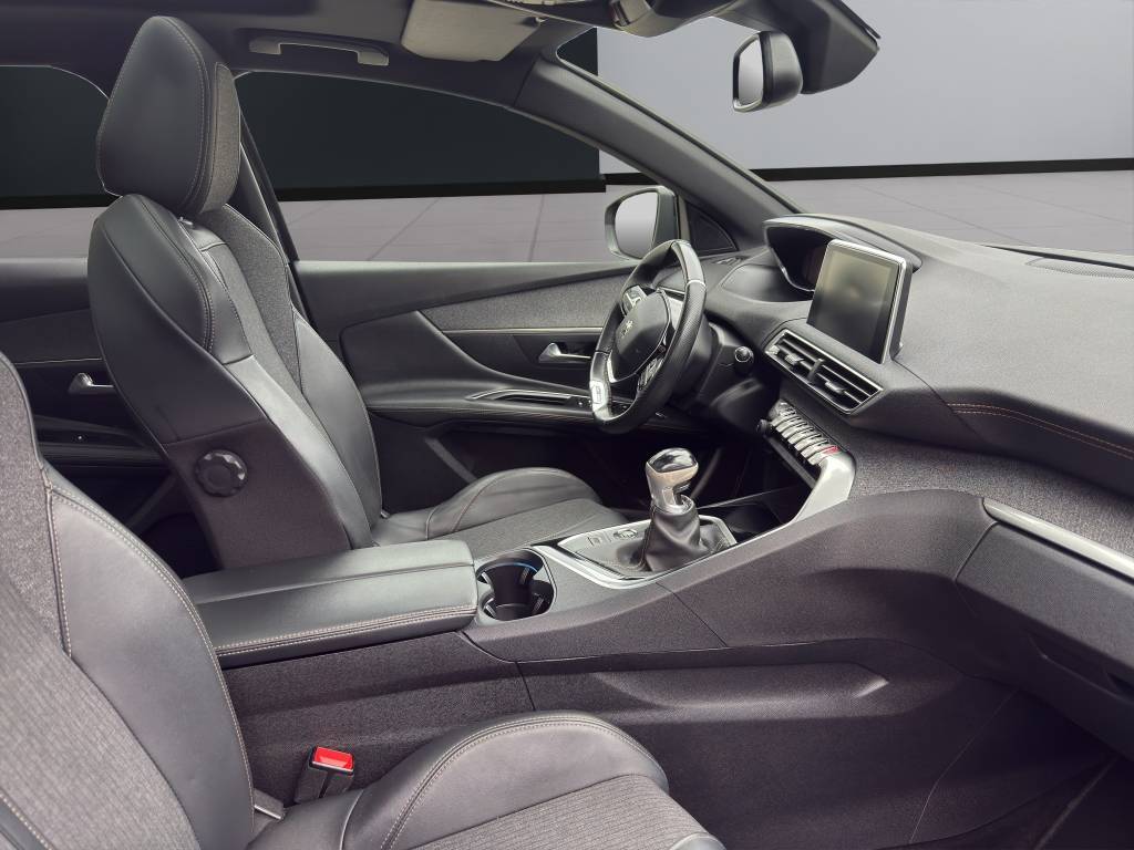 PEUGEOT 3008 1.2 PureTech GT Line-image-10
