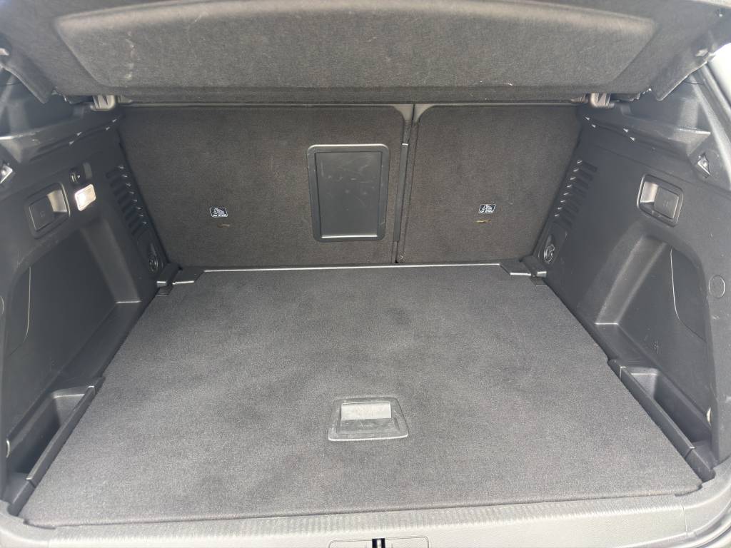 PEUGEOT 3008 1.2 PureTech GT Line-image-11