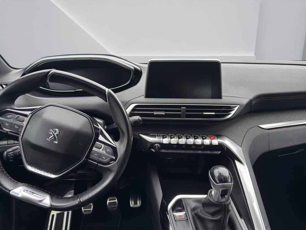 PEUGEOT 3008 1.2 PureTech GT Line-image-5