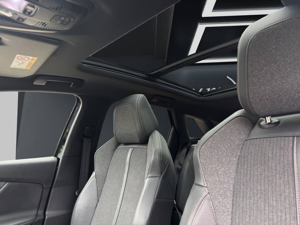 PEUGEOT 3008 1.2 PureTech GT Line-image-9