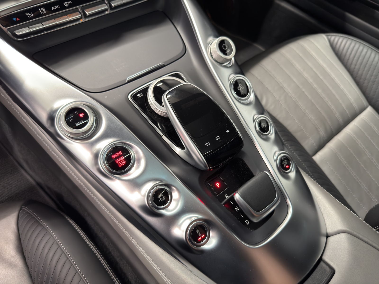 MERCEDES-BENZ AMG GT S Coupé-image-13