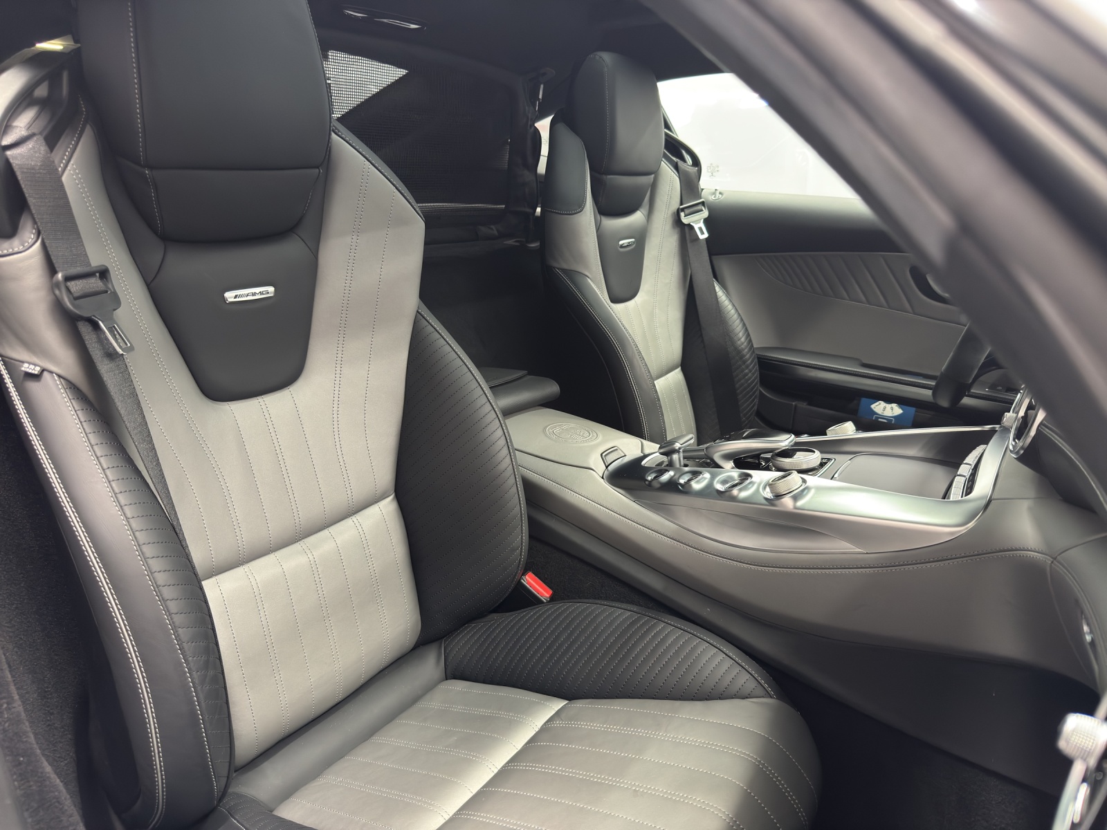 MERCEDES-BENZ AMG GT S Coupé-image-9