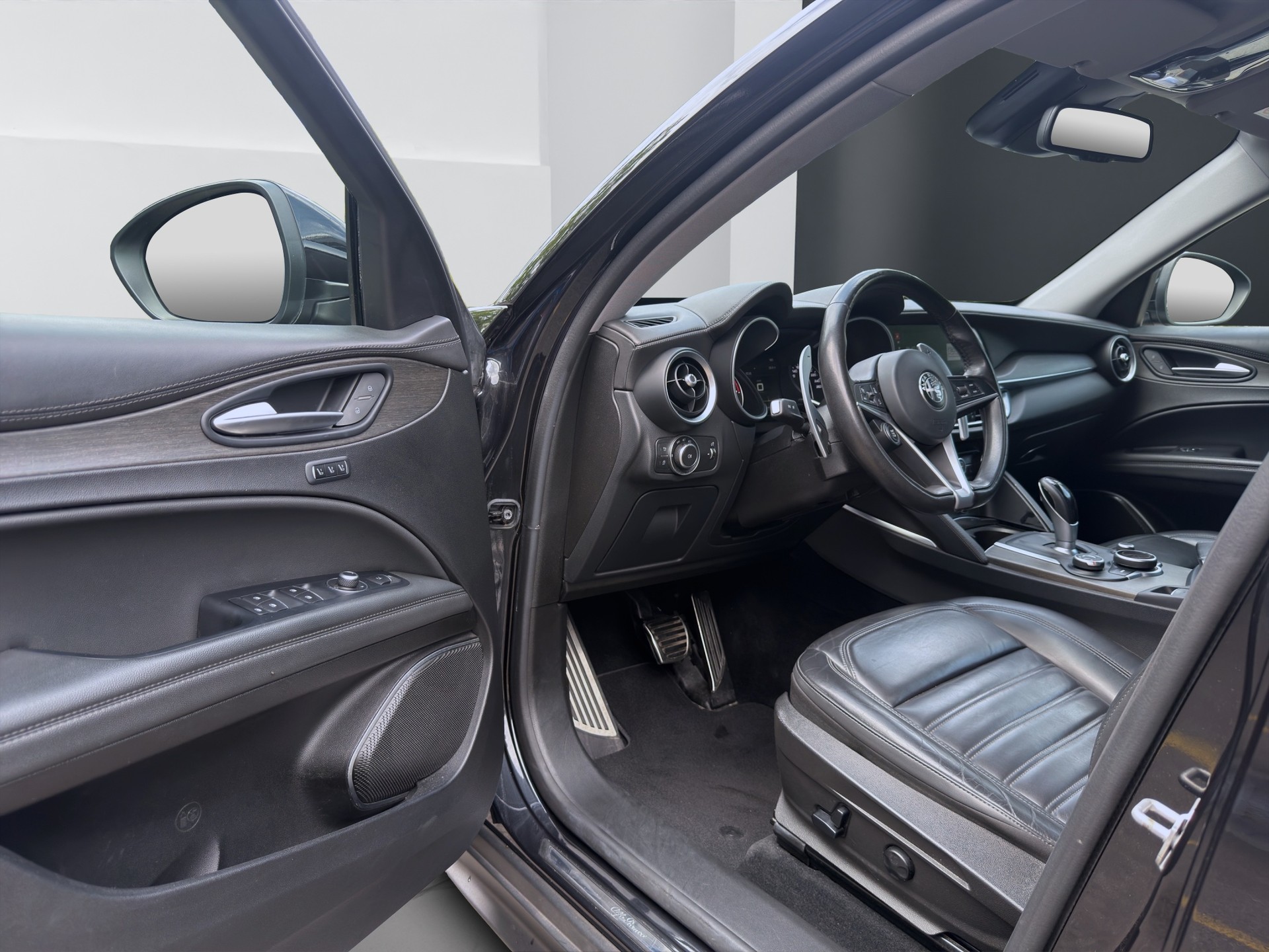 ALFA ROMEO Stelvio 2.0 Executive Q4 Automatic-image-8