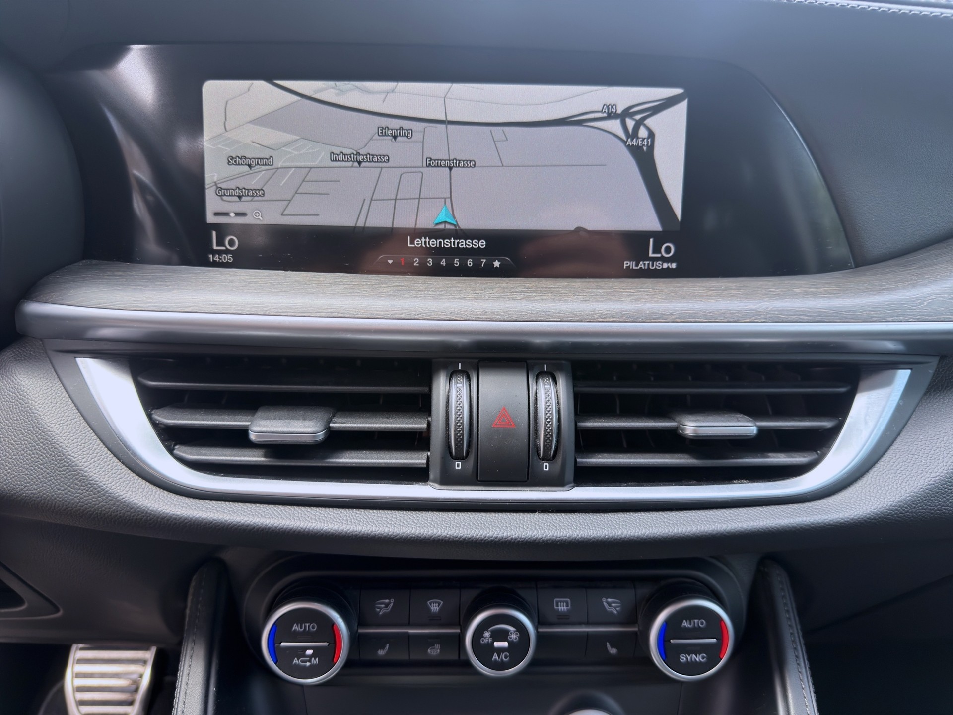 ALFA ROMEO Stelvio 2.0 Executive Q4 Automatic-image-13