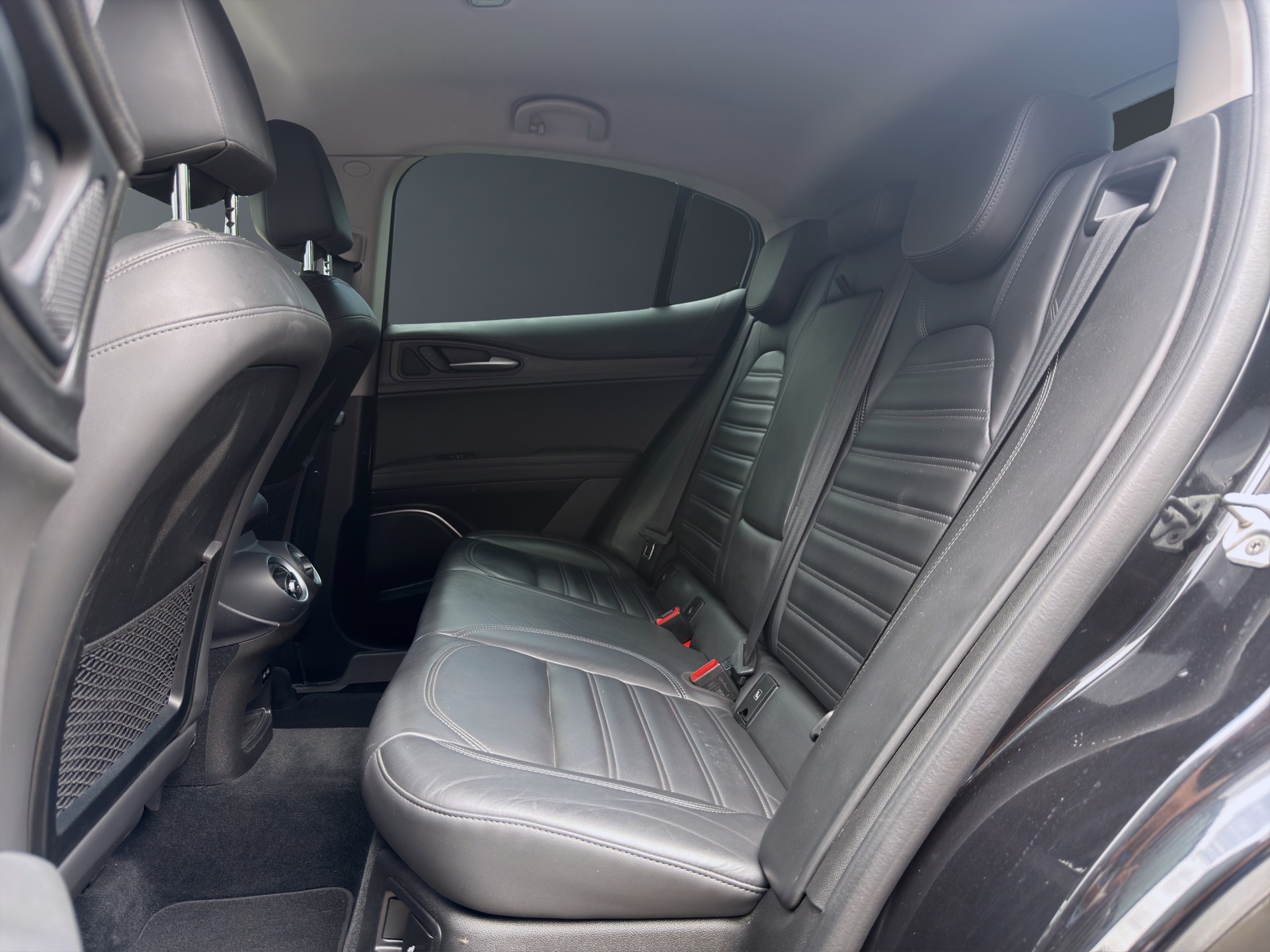 ALFA ROMEO Stelvio 2.0 Executive Q4 Automatic-image-16