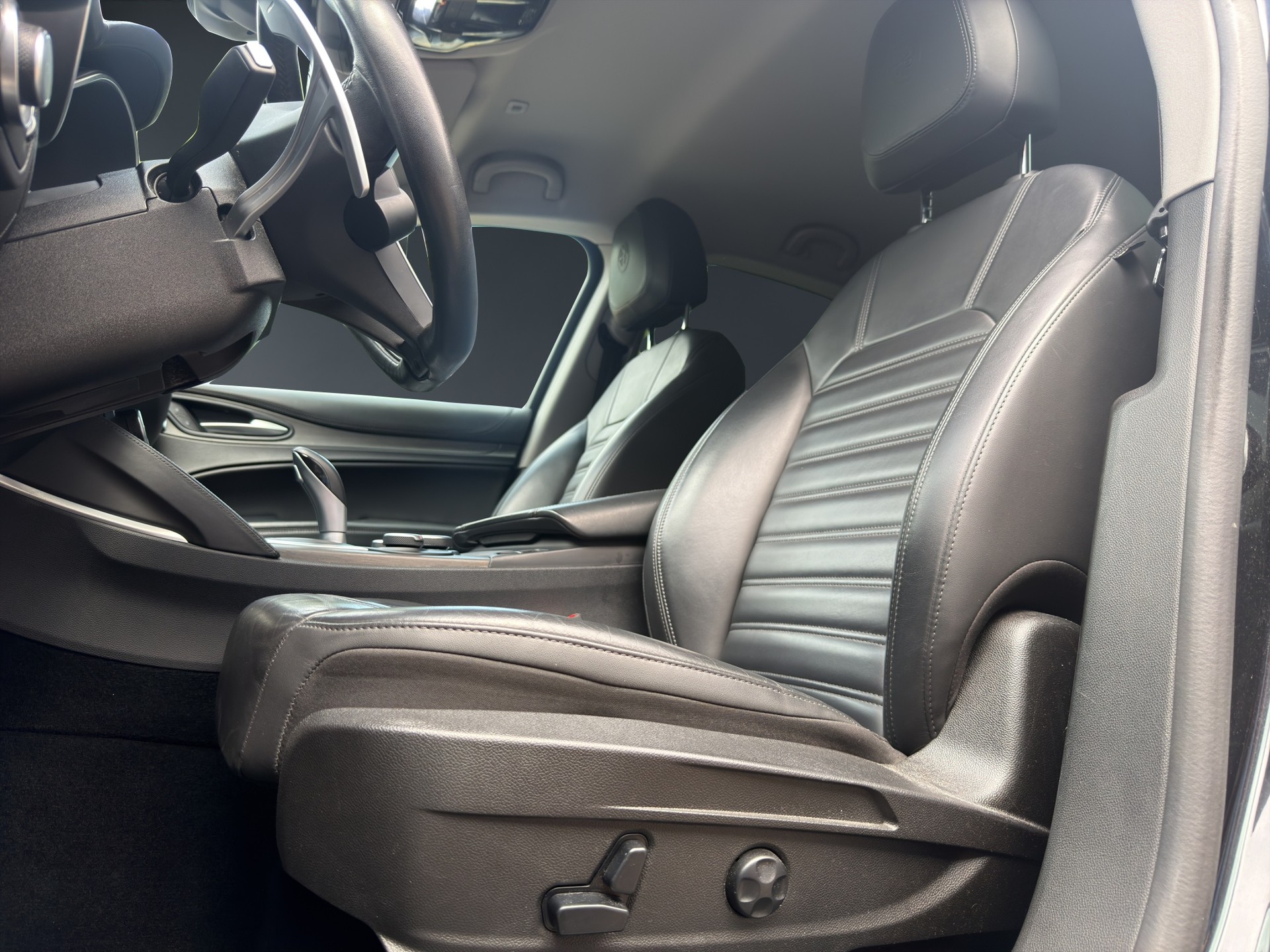 ALFA ROMEO Stelvio 2.0 Executive Q4 Automatic-image-10