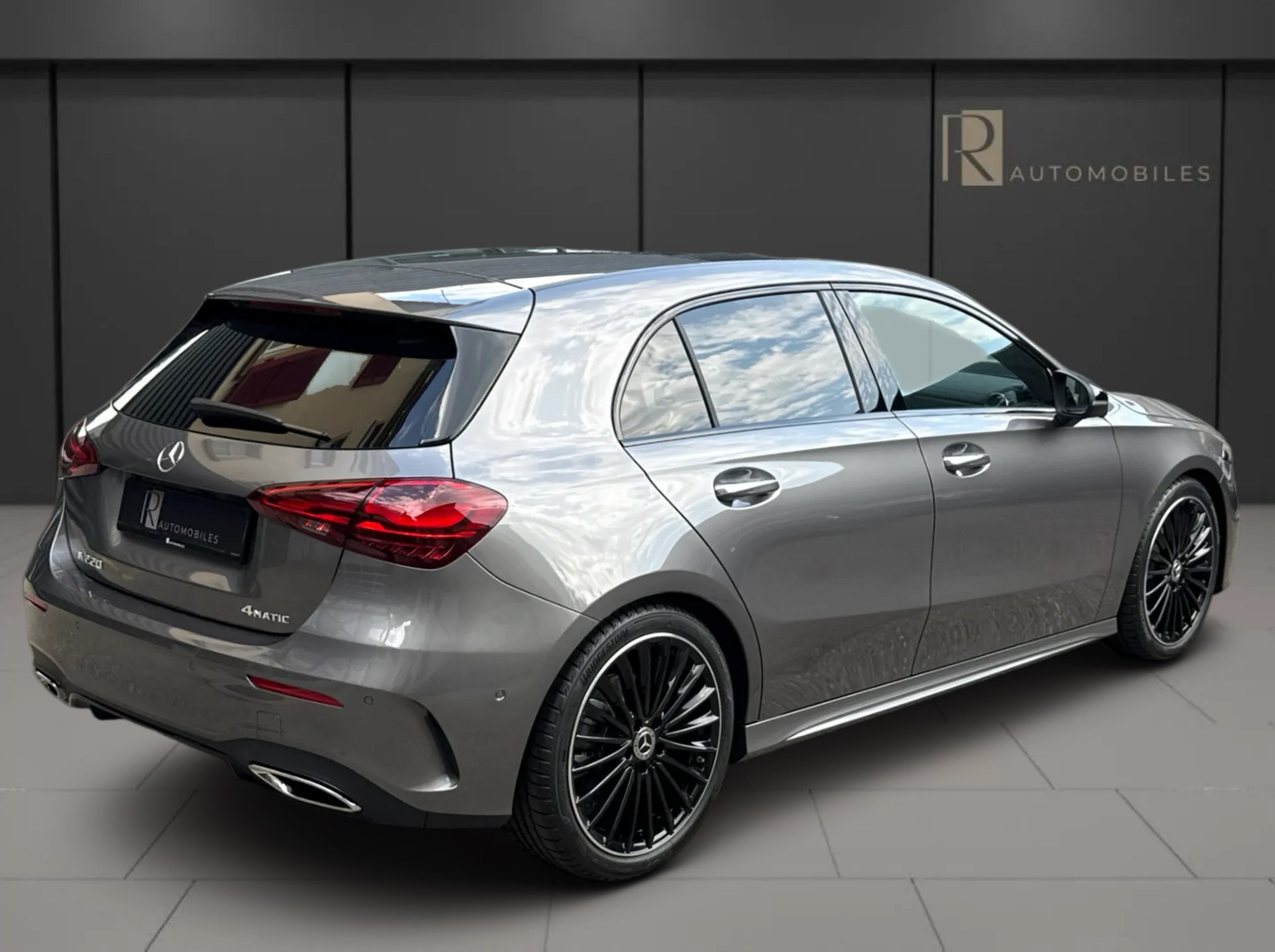 MERCEDES-BENZ A 220 4Matic 8G-DCT-image-3