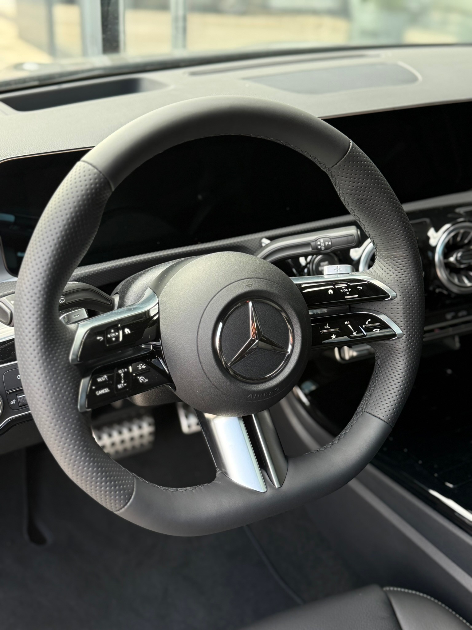 MERCEDES-BENZ A 220 4Matic 8G-DCT-image-9