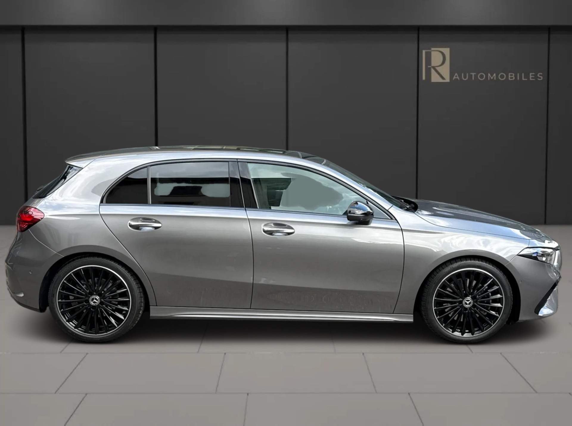 MERCEDES-BENZ A 220 4Matic 8G-DCT-image-2