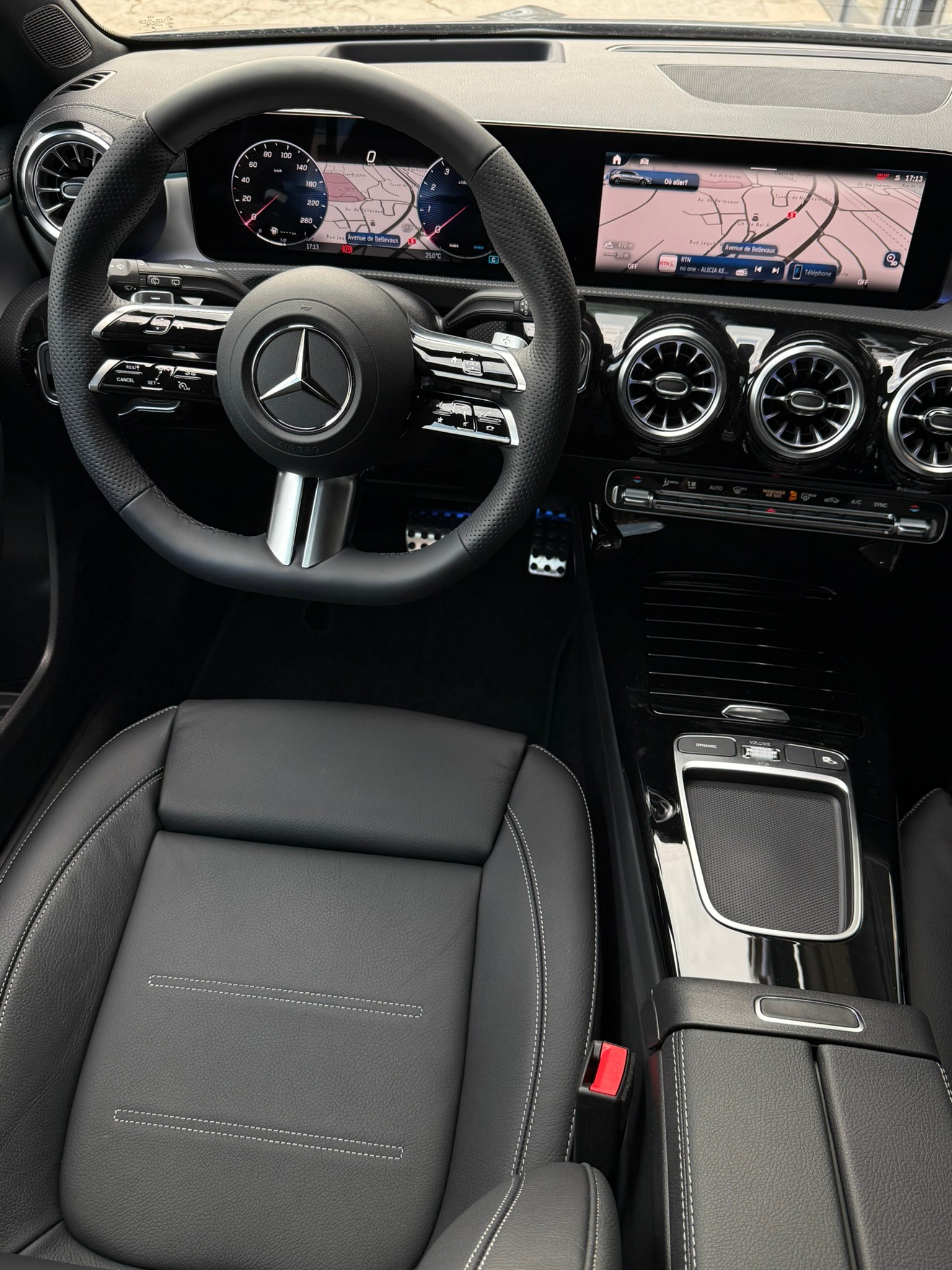 MERCEDES-BENZ A 220 4Matic 8G-DCT-image-10