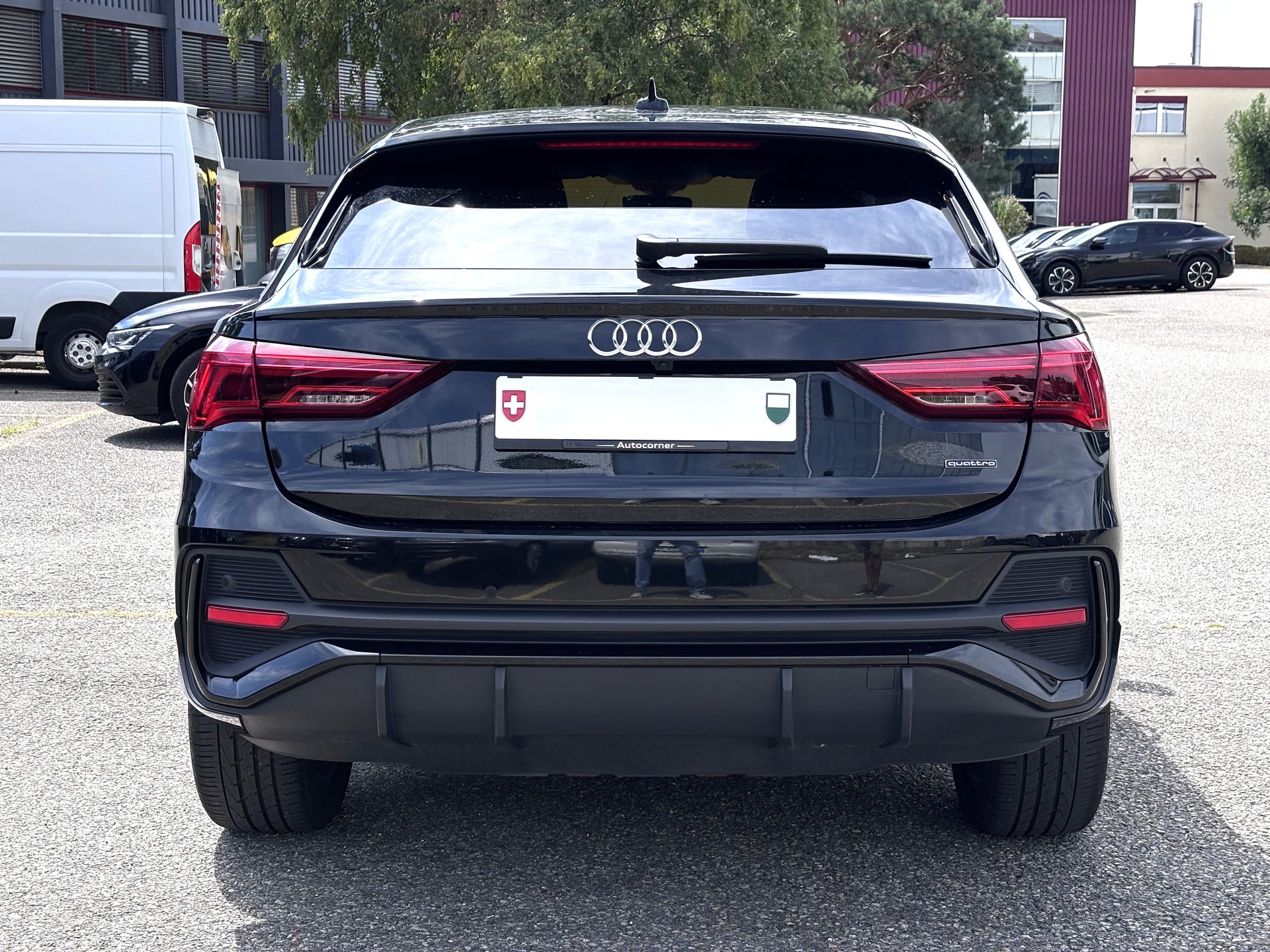 AUDI Q3 Sportback 45 TFSI S line quattro S-tronic-image-7