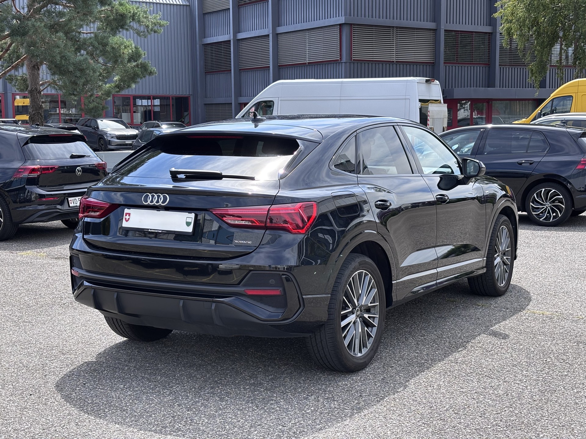 AUDI Q3 Sportback 45 TFSI S line quattro S-tronic-image-5