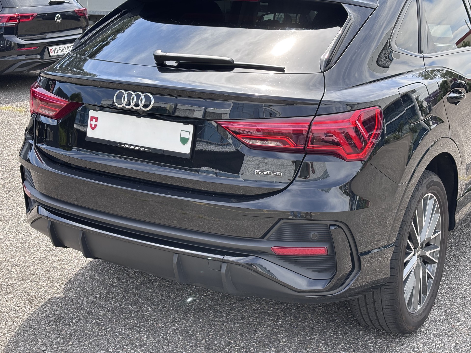 AUDI Q3 Sportback 45 TFSI S line quattro S-tronic-image-6