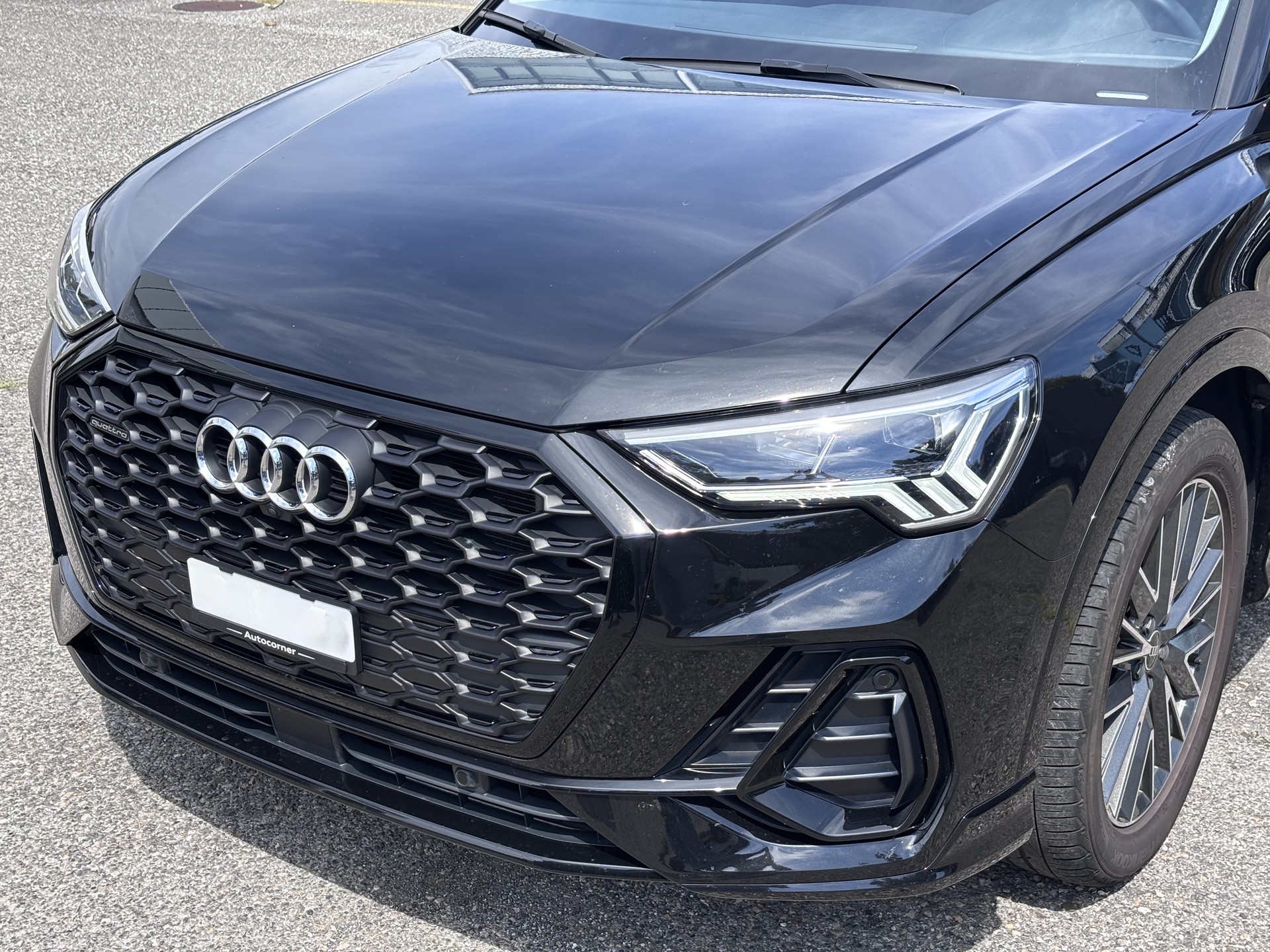 AUDI Q3 Sportback 45 TFSI S line quattro S-tronic-image-2