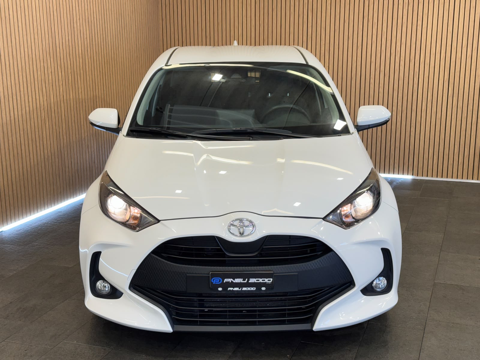 TOYOTA Yaris 1.5 Trend-showroom-element-1