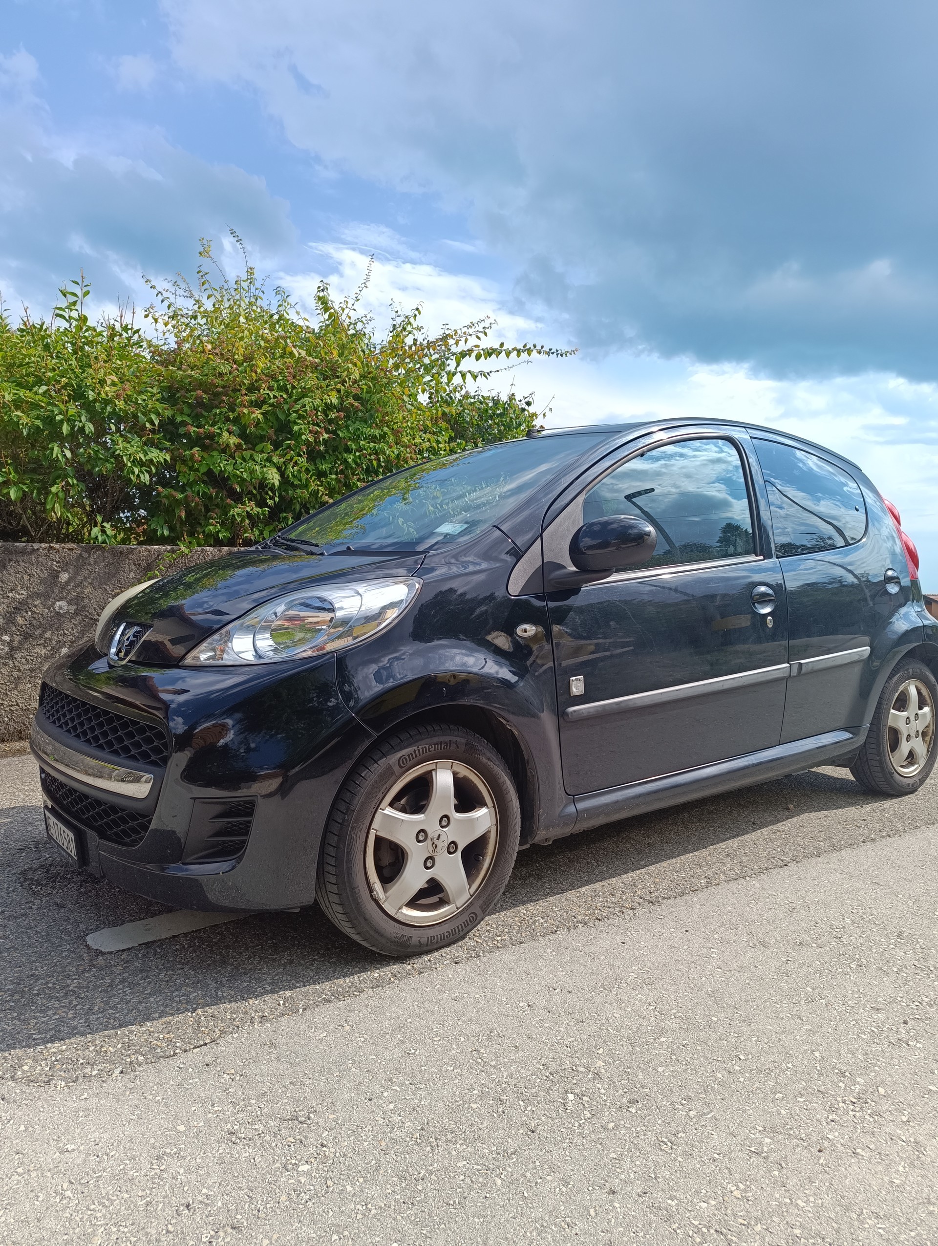 PEUGEOT 1.0 Swiss Edition-image-0