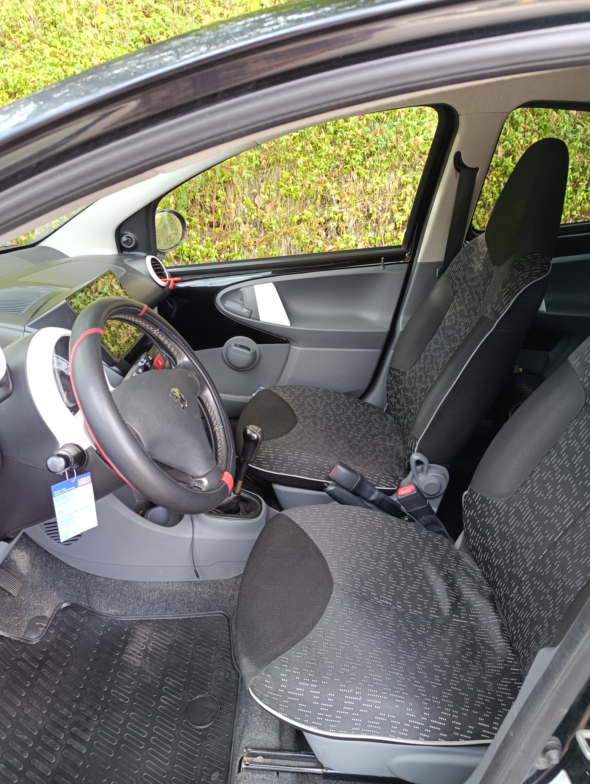 PEUGEOT 1.0 Swiss Edition-image-5