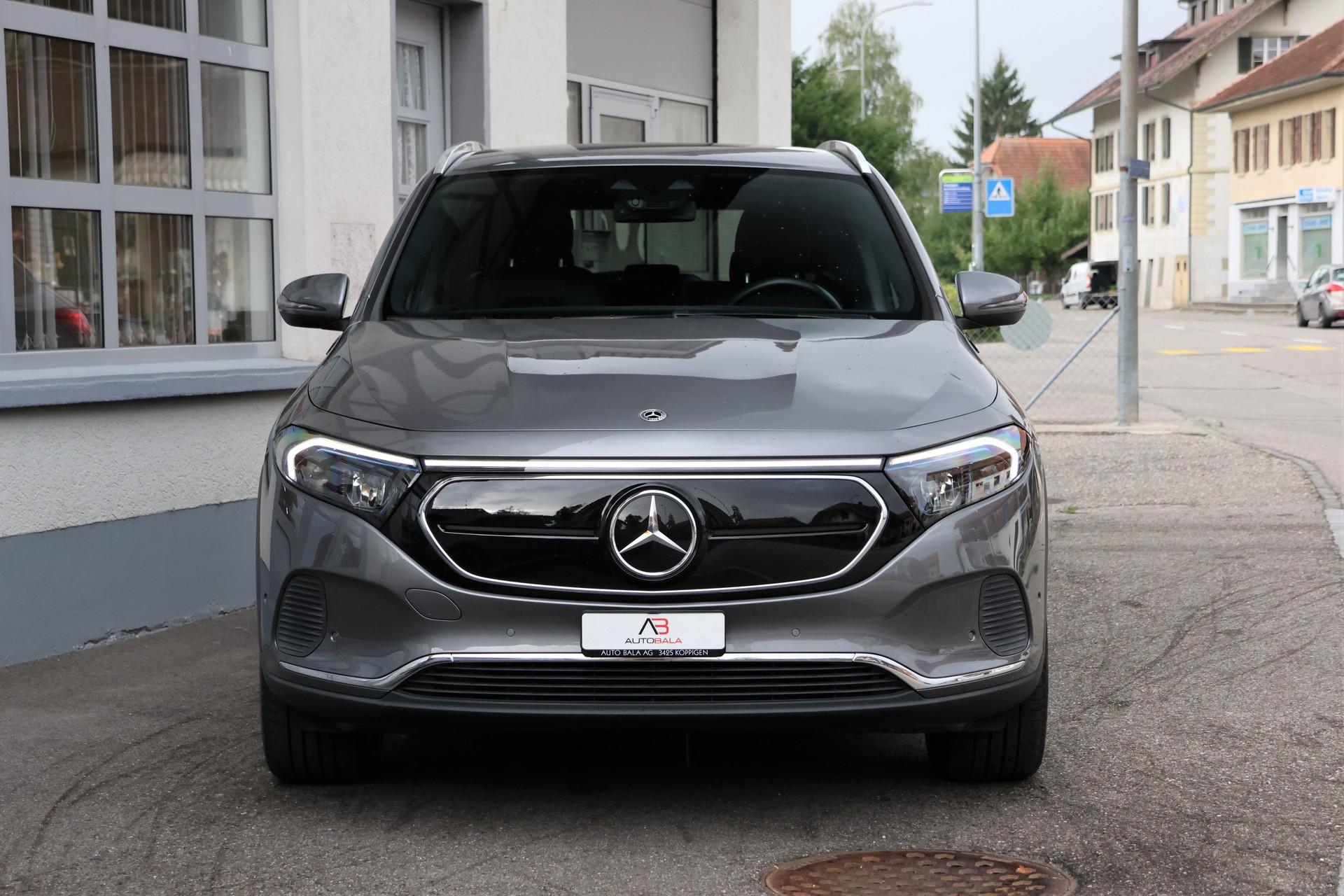 MERCEDES-BENZ EQA 250 (CH)-showroom-element-1
