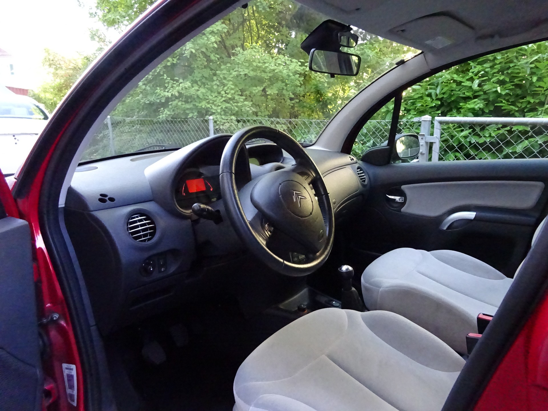 CITROEN C3 1.4i Exclusive-image-1