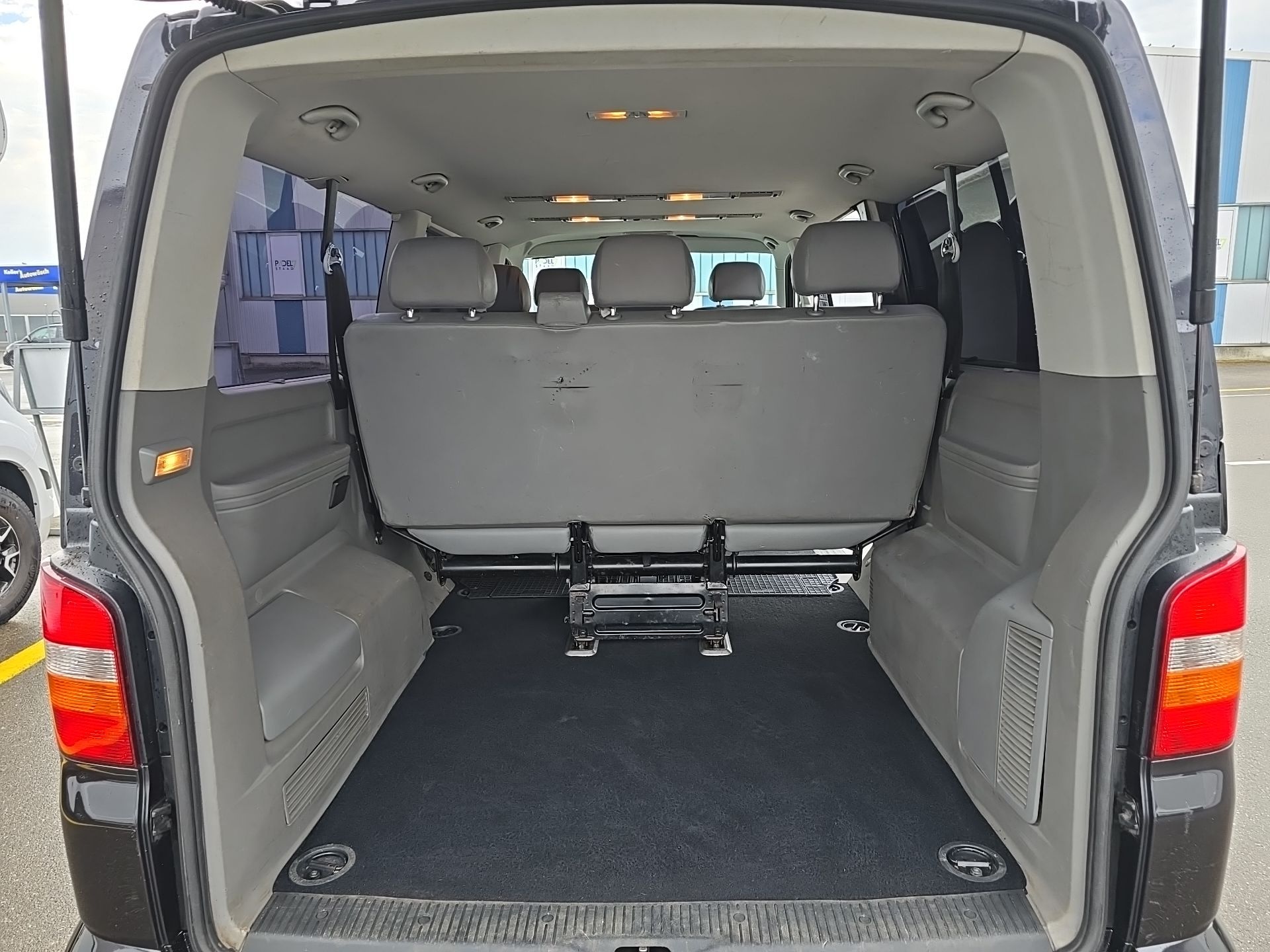 VW T5 Caravelle Comfort 2.5TDI PD 4M-image-10