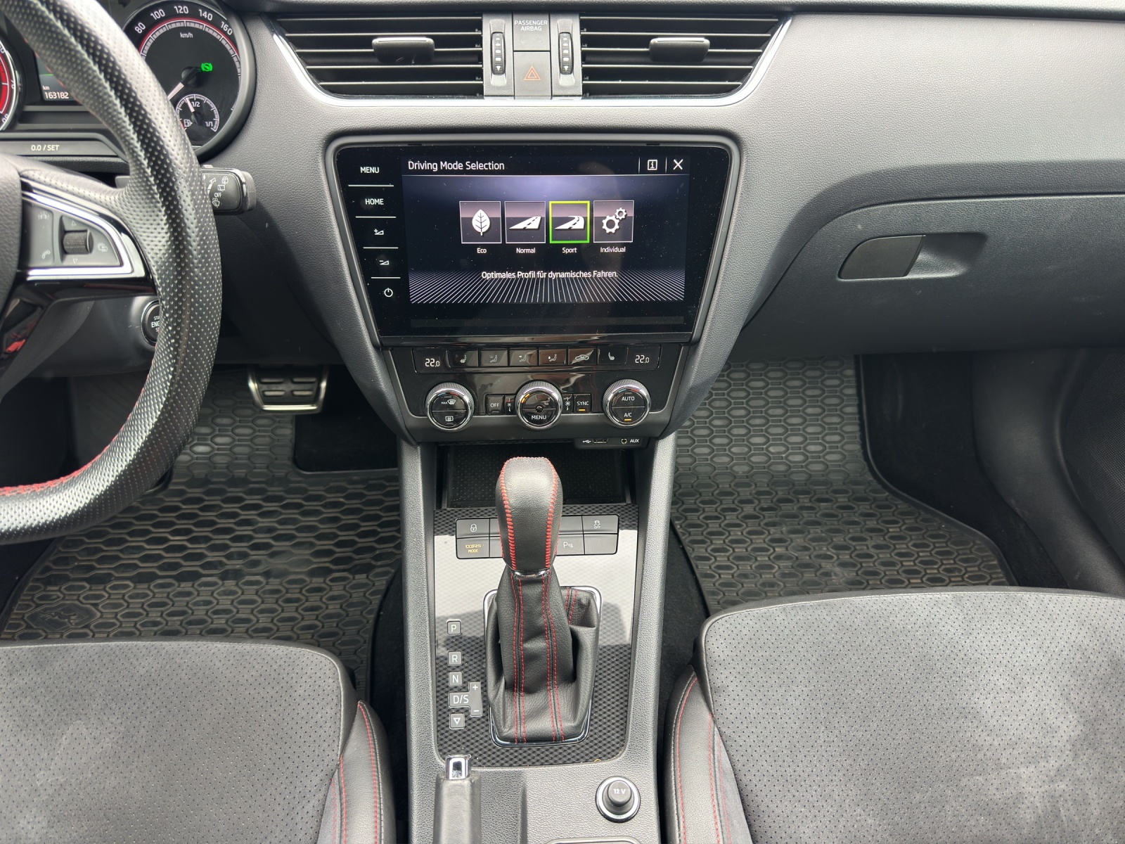 SKODA Octavia Combi 2.0 TSI RS DSG Challenge frisch ab MFK-image-13
