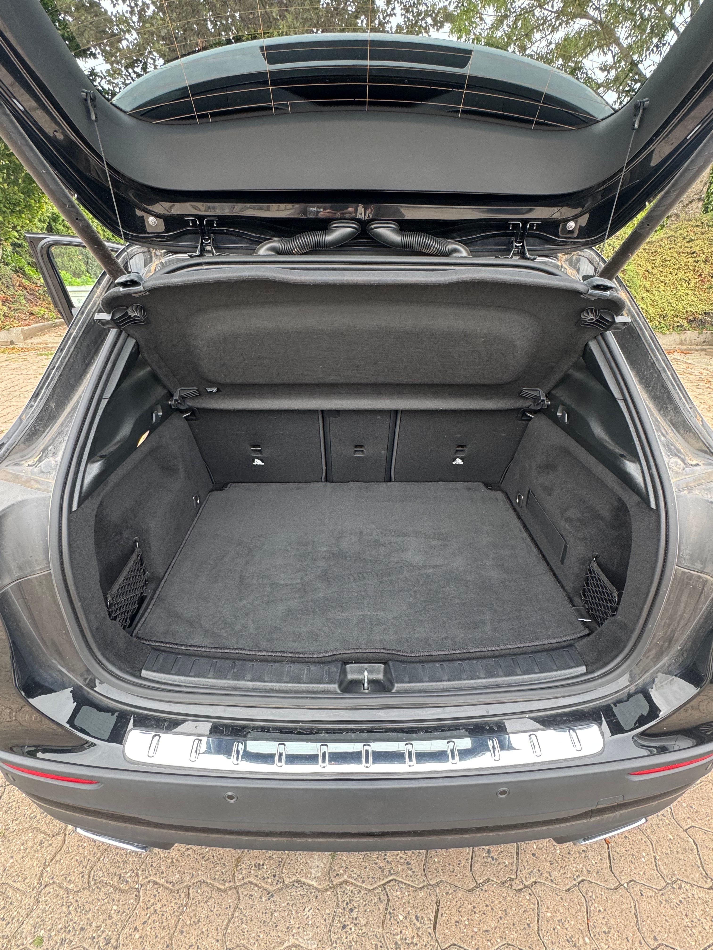 MERCEDES-BENZ GLA 200 AMG Line — slika 13