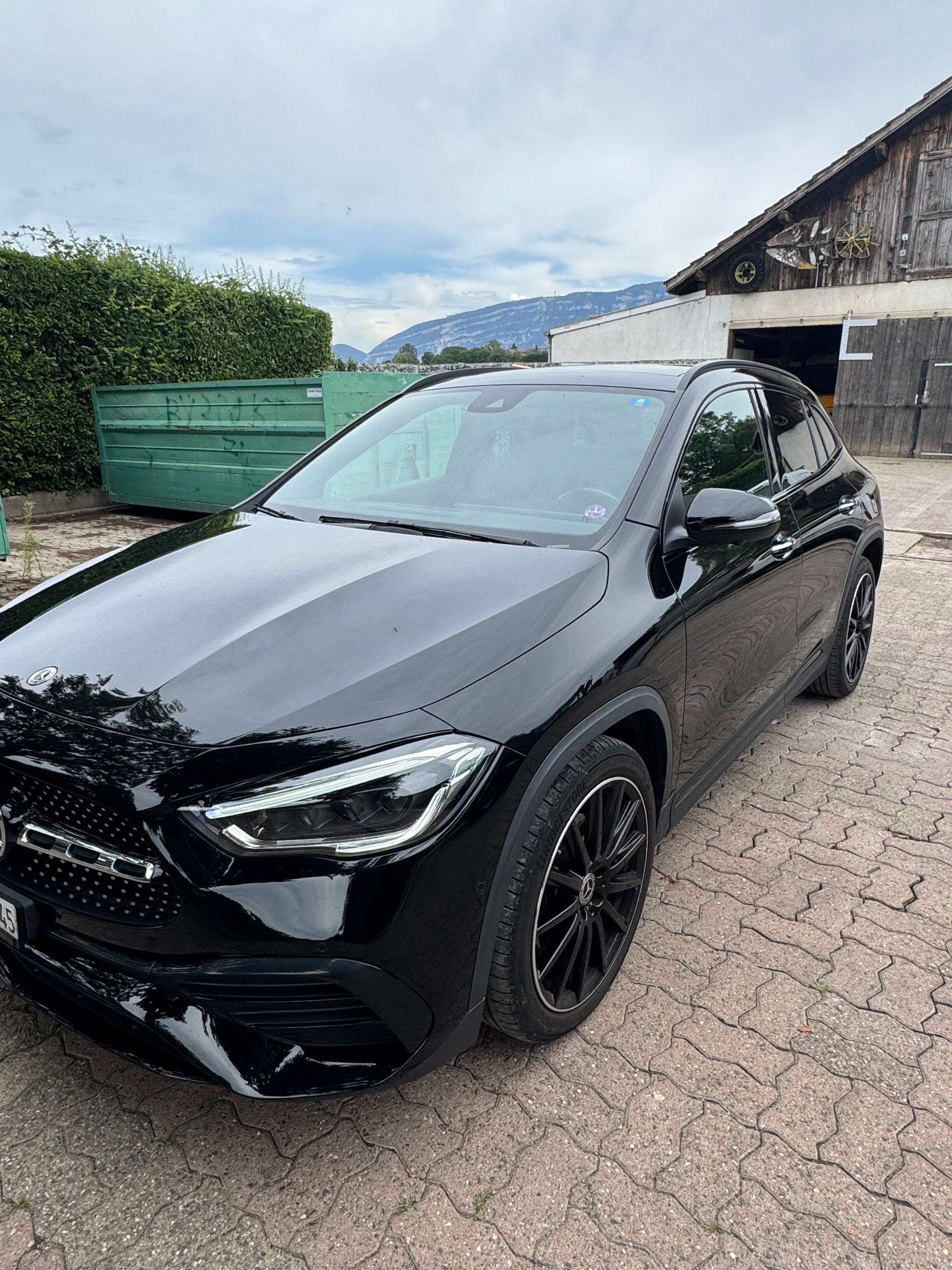 MERCEDES-BENZ GLA 200 AMG Line-image-1