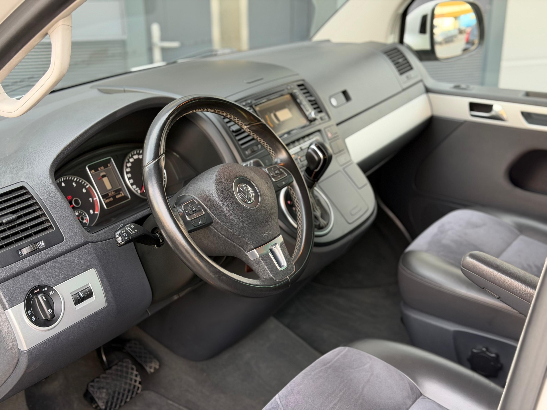 VW T5 Multivan 2.0 TSI Family Edition 25 4Motion DSG-image-4