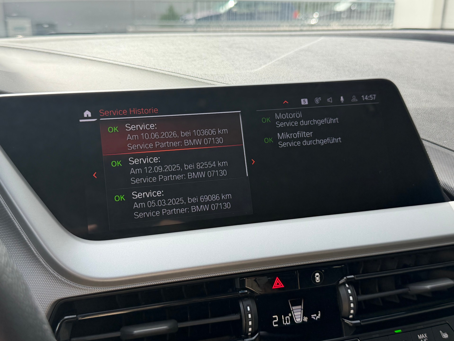 BMW 120i Steptronic-image-18